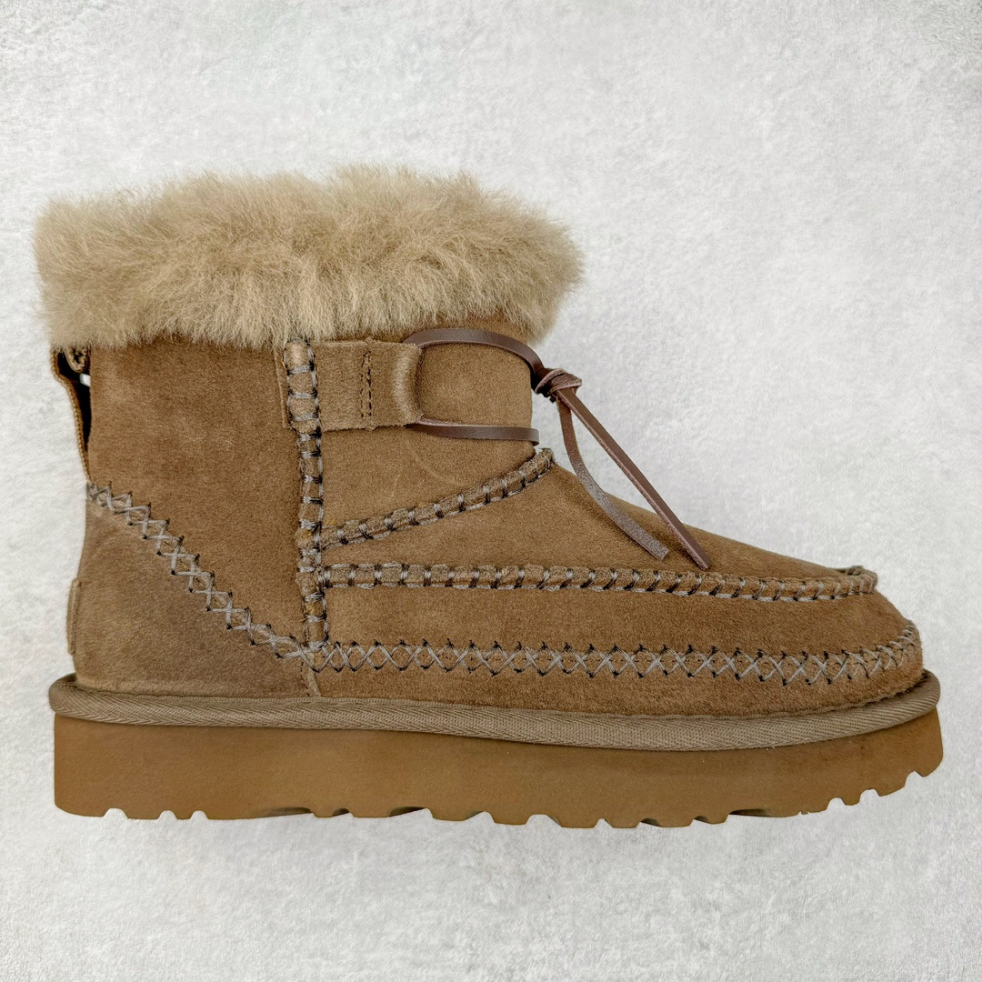 ＃K版 UGG 5851经典秋冬羊皮毛一体雪地靴 私人订单价格匠心定位 桑坡八年大厂直供 拒绝高利润 区别杀猪版本 隆丰A级澳洲进口羊皮毛一体 完全遵循ZP工艺流程 代工厂原厂版师 秉承无原鞋不开发选择 注重每一处细节 市面最正版型 TREADLITE\\\”轻翼\\\”科技外底 轻便/耐用/柔韧/桩型【售后郑重承诺】一个月内若出现重大脱胶/断底等质量问题 直接为您换新 翻毛皮鞋面 细腻亲肤再生聚酯纤维滚边 舒适易打理 保暖性佳 UGG plush™ 里衬和内底 茸软亲肤 舒适暖足 经典鞋型搭配轻盈厚底 稳稳拿捏秋冬出街时髦造型 Treadlite by UGG 轻翼大底 轻盈缓震 为双足减负 舒适轻便 助你轻松畅玩整天 尺码：35 36 37 38 39 40-选品中心