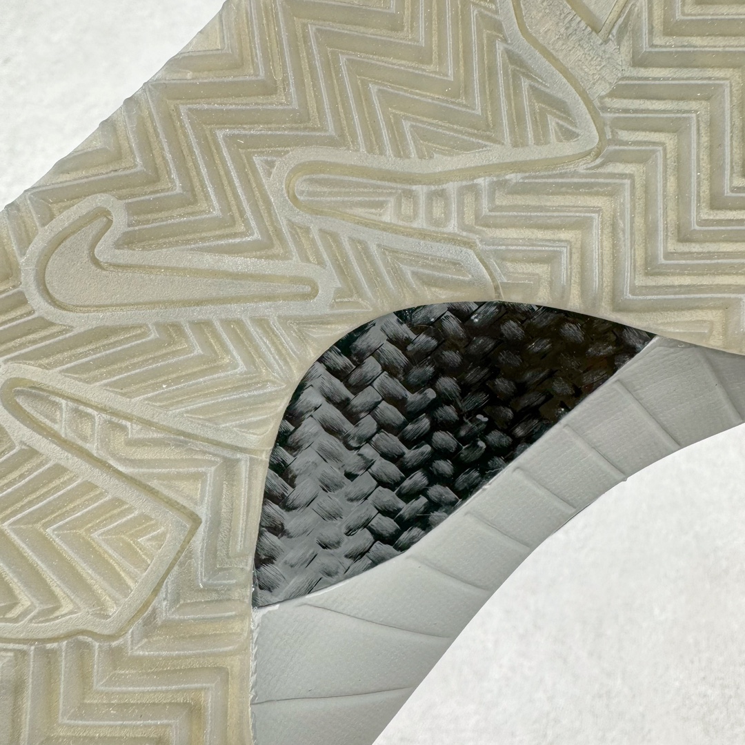 图片[15]-＃GX纯原 NK Zoom Kobe 4 科比四代 FTB 深灰 869450-005 完美复刻公司货 Phylon泡棉中底 后跟搭载Air Zoom马蹄气垫 真正的原汁原味 还原ZP脚感 全身鞋材卡料色独家定制 唯一正确鞋身反光效果 原厂压印工艺 立体感十足 内置全真动态飞线 独立原厂模具 首批不拼图大几率过验 亲测已过 支持各种高强度实战 无需担心 补货周期极长 脚宽建议买大半码 科比系列前掌偏窄 支持七天无理由退换 尺码： 40 40.5 41 42 42.5 43 44 44.5 45 46 47.5 48.5 49.5 50.5-选品中心