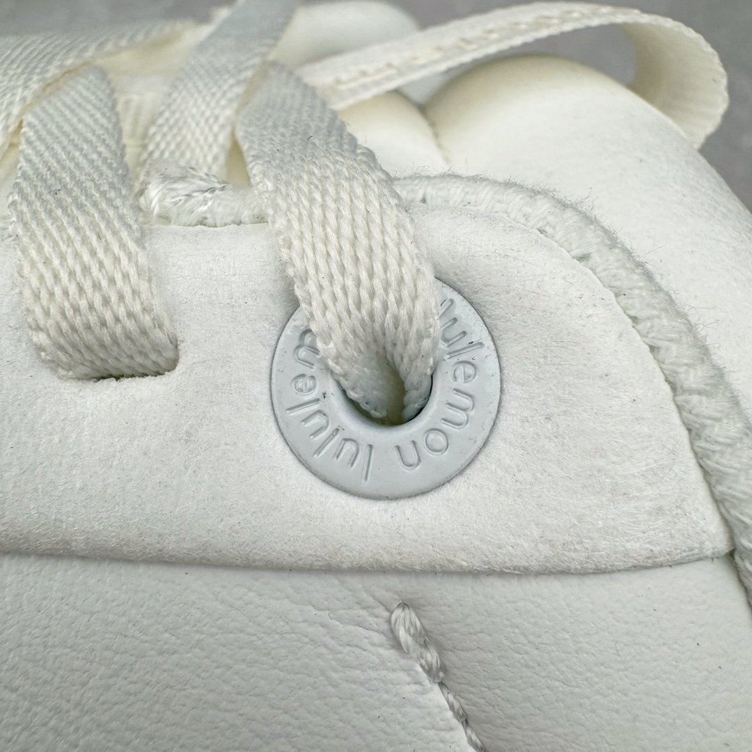 图片[10]-＃PB纯原 lululemon Cityverse 露露乐檬极简主义减震耐磨低帮生活休闲鞋 Cityverse将运动性能融入经典休闲鞋中，中底提供出色缓震，并贴合足部曲线，带来全天候的舒适感。鞋面采用两种材质拼接，且前半部分采用热熔压胶处理，无任何缝线，保留了鞋身整体性。模制泡沫的鞋垫带来上乘的脚感，在平日休闲穿着时不会磨脚，也能提供轻质软弹的效果。25年来，lululemon一直秉持“感受为先”的设计理念，并相信更好的感受带来更好的表现。此次男鞋的设计亦是如此。投入多年研究，针对男性在不同运动场景中的脚步形态设计了不同鞋履款式。同时，还进行了生物力学与形态学研究，为“他”带来更好的贴合度和感受。尺码：36 36.5 37.5 38 38.5 39 40 40.5 41 42 42.5 43 44-选品中心