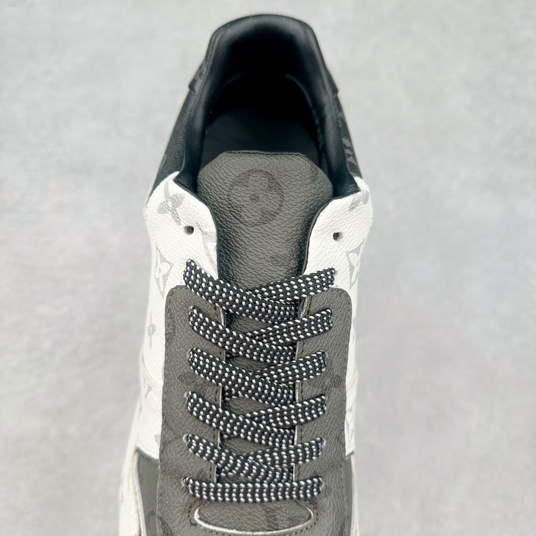 图片[5]-LV TRAINER SNEAKER run away男士运动鞋 顶级版本 汲取经典跑鞋的设计精髓 创造标志性run away运动鞋鞋面采用原版monogram帆布花卉黑 白 咖 灰 拼接撞色 经典不衰的流行元素 搭配科技橡胶外底和手工亮皮皮饰边 更有I*字母老花图案 贯穿整个鞋身后跟饰有品牌logo标识 内里小牛皮打造独立一体回弹乳胶牛皮垫脚 货号： 1A3N7W1622 尺码： 39 40 41 42 43 44 45（大半码）-选品中心