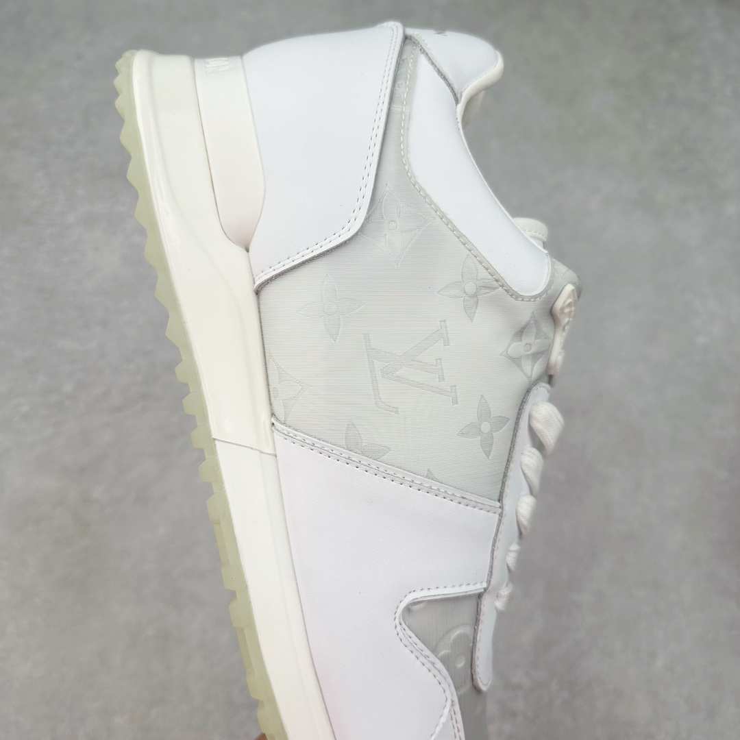 图片[6]-LV TRAINER SNEAKER run away男士运动鞋 顶级版本 汲取经典跑鞋的设计精髓 创造标志性run away运动鞋鞋面采用原版monogram帆布花卉黑 白 咖 灰 拼接撞色 经典不衰的流行元素 搭配科技橡胶外底和手工亮皮皮饰边 更有I*字母老花图案 贯穿整个鞋身后跟饰有品牌logo标识 内里小牛皮打造独立一体回弹乳胶牛皮垫脚 货号： 1A3N7W1622 尺码： 39 40 41 42 43 44 45（大半码）-选品中心