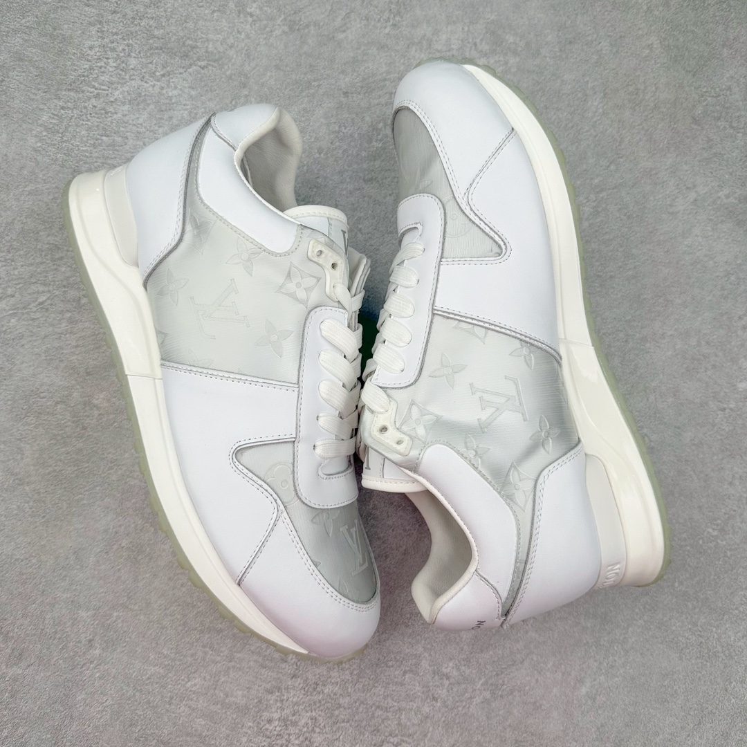 图片[3]-LV TRAINER SNEAKER run away男士运动鞋 顶级版本 汲取经典跑鞋的设计精髓 创造标志性run away运动鞋鞋面采用原版monogram帆布花卉黑 白 咖 灰 拼接撞色 经典不衰的流行元素 搭配科技橡胶外底和手工亮皮皮饰边 更有I*字母老花图案 贯穿整个鞋身后跟饰有品牌logo标识 内里小牛皮打造独立一体回弹乳胶牛皮垫脚 货号： 1A3N7W1622 尺码： 39 40 41 42 43 44 45（大半码）-选品中心