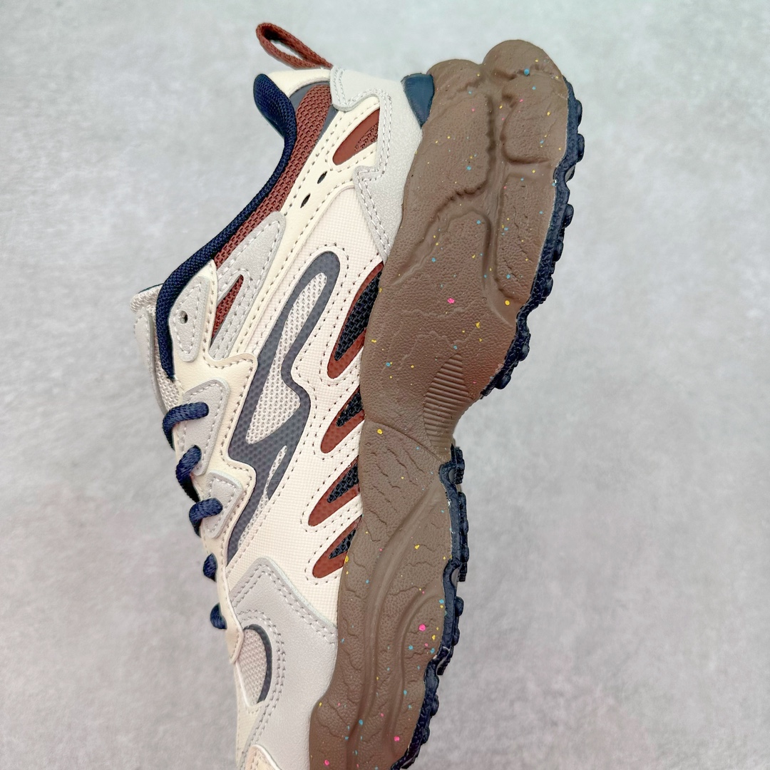 图片[7]-FILA FUSION Fluid 斐乐摩登潮牌防滑耐磨轻便运动鞋 FUSION 系列传承了 FILA 的百年基因，融入年轻运动及潮流文化，成为引领变革、创新突破的一代。以“1+N” 的跨界合作模式重现经典的同时创造经典。带来最出其不意的跨界合作惊喜。同时，FILAFUSION把FILA 的 DNA 融入到定制体验里，你可以随心制造厲于你的产品。FILA FUSION 的鞋家族涵盖了老爹鞋、跑步鞋、网球鞋、季节款。风格复古新潮，满足了时尚人士出行及各类运动的搭配需求，成为当下年轻人筷拥的鞋类品牌之一。FILA FUSION 走进年轻人的世界，通过年轻人运动，街舞，滑板，篮球，展现 FILA FUSION 的潮流态度和年轻文化。FILA FUSION 认为末来属于引领变革、创新突破的年轻一代，让我们一起构成 FILA 未来的蓝图吧！尺码：35.5 36 36.5 37.5 38 38.5 39 40 40.5 41 42 42.5 43 44 44.5 45 45.5-选品中心