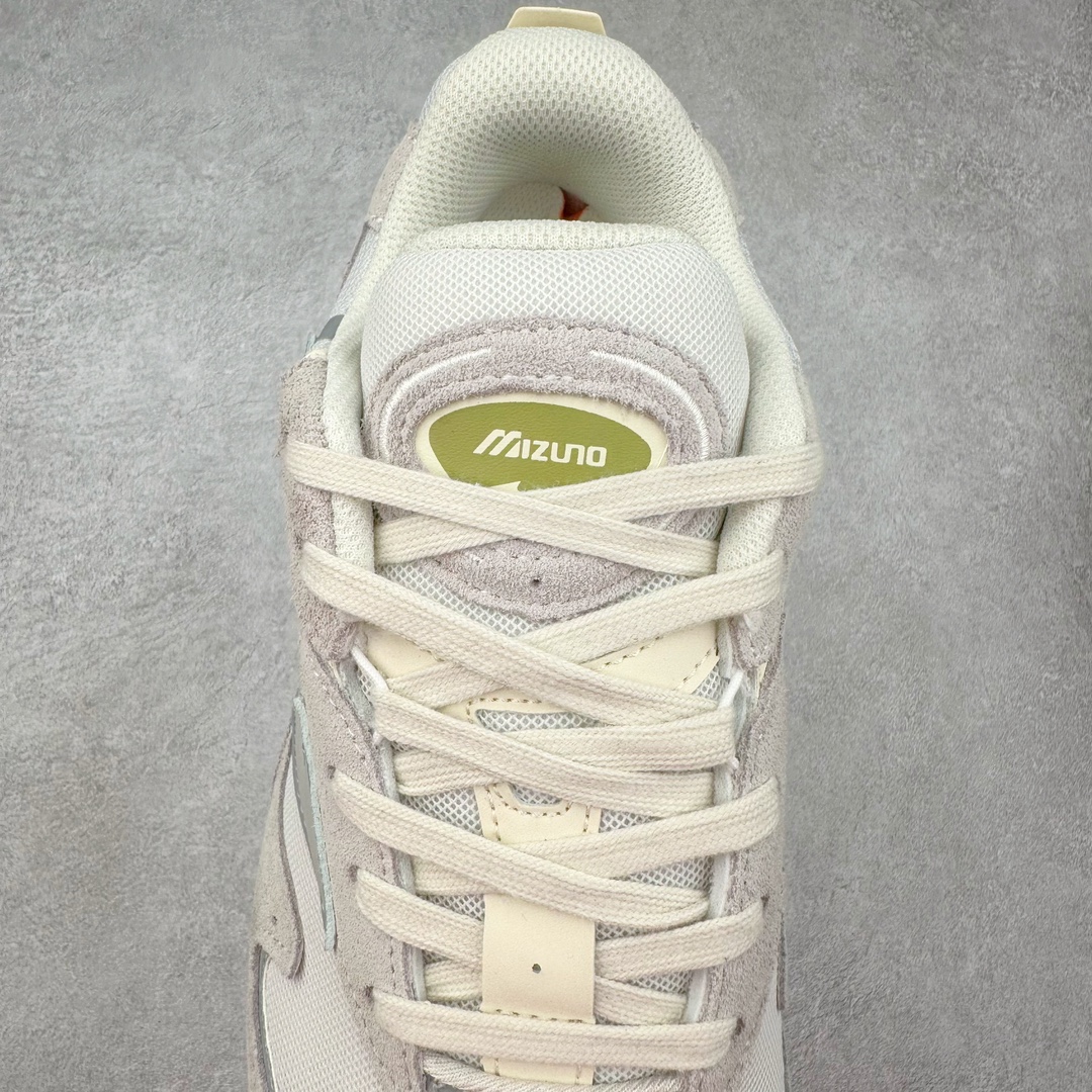 图片[5]-Mizuno 美津浓 Wave Rider Beta 复古时尚休闲舒适减震运动跑步鞋 美津浓WAVE机械缓震 可以说是机械缓震跑鞋科技的翘楚 有着非凡的适应性，有着充分而持久的缓震能力和轻量化设计，是一双可以陪伴我们日常训练甚至是半马比赛的跑鞋，无论是“跑步初哥”还是“精英老鸟”，只要不是比较夸张的大体重人群，都可以穿着WAVE RIDER 来跑步。如果你不知道跑步穿什么鞋，不知道给别人推荐什么鞋，那么选“美津浓 WAVE RIDER”总是没错的 尺码：36 36.5 37.5 38 38.5 39 40 40.5 41 42 42.5 43 44 44.5 45-选品中心