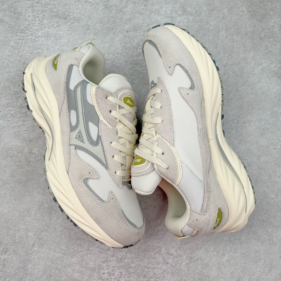 图片[3]-Mizuno 美津浓 Wave Rider Beta 复古时尚休闲舒适减震运动跑步鞋 美津浓WAVE机械缓震 可以说是机械缓震跑鞋科技的翘楚 有着非凡的适应性，有着充分而持久的缓震能力和轻量化设计，是一双可以陪伴我们日常训练甚至是半马比赛的跑鞋，无论是“跑步初哥”还是“精英老鸟”，只要不是比较夸张的大体重人群，都可以穿着WAVE RIDER 来跑步。如果你不知道跑步穿什么鞋，不知道给别人推荐什么鞋，那么选“美津浓 WAVE RIDER”总是没错的 尺码：36 36.5 37.5 38 38.5 39 40 40.5 41 42 42.5 43 44 44.5 45-选品中心