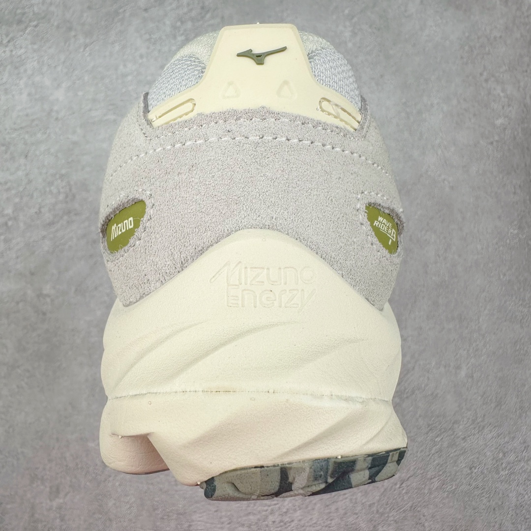 图片[8]-Mizuno 美津浓 Wave Rider Beta 复古时尚休闲舒适减震运动跑步鞋 美津浓WAVE机械缓震 可以说是机械缓震跑鞋科技的翘楚 有着非凡的适应性，有着充分而持久的缓震能力和轻量化设计，是一双可以陪伴我们日常训练甚至是半马比赛的跑鞋，无论是“跑步初哥”还是“精英老鸟”，只要不是比较夸张的大体重人群，都可以穿着WAVE RIDER 来跑步。如果你不知道跑步穿什么鞋，不知道给别人推荐什么鞋，那么选“美津浓 WAVE RIDER”总是没错的 尺码：36 36.5 37.5 38 38.5 39 40 40.5 41 42 42.5 43 44 44.5 45-选品中心