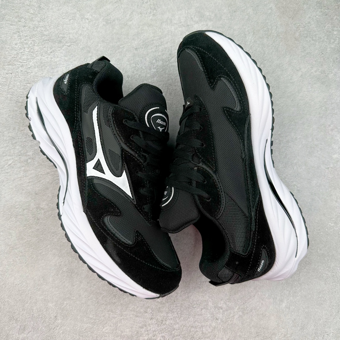 图片[3]-Mizuno 美津浓 Wave Rider Beta 复古时尚休闲舒适减震运动跑步鞋 美津浓WAVE机械缓震 可以说是机械缓震跑鞋科技的翘楚 有着非凡的适应性，有着充分而持久的缓震能力和轻量化设计，是一双可以陪伴我们日常训练甚至是半马比赛的跑鞋，无论是“跑步初哥”还是“精英老鸟”，只要不是比较夸张的大体重人群，都可以穿着WAVE RIDER 来跑步。如果你不知道跑步穿什么鞋，不知道给别人推荐什么鞋，那么选“美津浓 WAVE RIDER”总是没错的 尺码：36 36.5 37.5 38 38.5 39 40 40.5 41 42 42.5 43 44 44.5 45-选品中心