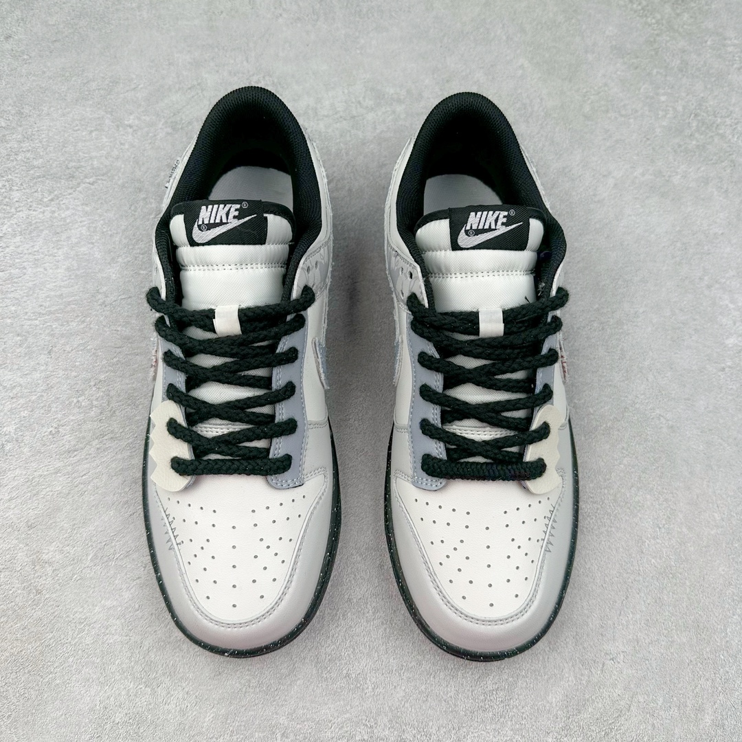 图片[2]-NK Dunk Low 定制配色 DD1391-100 大厂出品 极力推荐 原装头层材料 独家版型蒸餾加工帶來的是更好的视觉和脚感体验大厂纯原品质出货 清洁度 电绣工艺 皮料切割干净无任何毛边 细节完美 尺码：36 36.5 37.5 38 38.5 39 40 40.5 41 42 42.5 43 44 44.5 45 46 47.5-选品中心