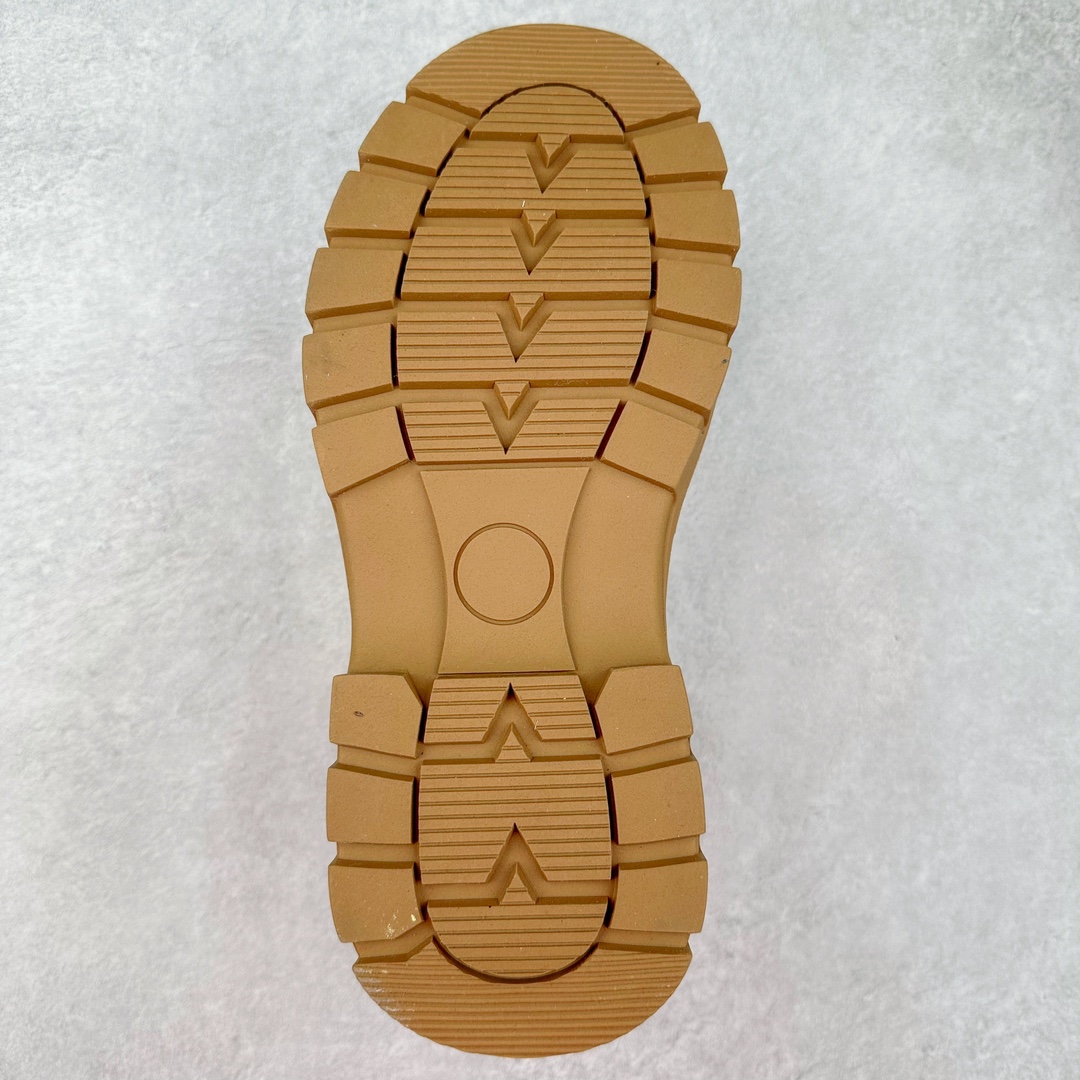 图片[9]-Timberland添柏岚/天伯伦户外高帮休闲大黄靴系列 #广东大厂品质 冬季防寒户外专用 日常随意搭配 原盒原包装 #24ss新款 时尚潮流搭配 面料采用意大利🇮🇹顶级磨砂细纹牛皮 搭配防臭防腐真皮乳胶鞋垫 大底到五金都是代工厂原材料制作 同原版固特异永不开胶工艺 好货不杀猪 首单质量严格把控 全网独家首发 品质毋庸置疑 全套官网统一包装 给您完美的穿着体验 质量考究耐穿 型男必备 专治不帅 高品质脚感一流 尺码：38 39 40 41 42 43 44（皮鞋码）-选品中心