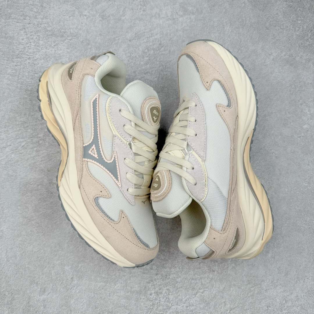 图片[3]-Mizuno 美津浓 Wave Rider Beta 复古时尚休闲舒适减震运动跑步鞋 美津浓WAVE机械缓震 可以说是机械缓震跑鞋科技的翘楚 有着非凡的适应性，有着充分而持久的缓震能力和轻量化设计，是一双可以陪伴我们日常训练甚至是半马比赛的跑鞋，无论是“跑步初哥”还是“精英老鸟”，只要不是比较夸张的大体重人群，都可以穿着WAVE RIDER 来跑步。如果你不知道跑步穿什么鞋，不知道给别人推荐什么鞋，那么选“美津浓 WAVE RIDER”总是没错的 尺码：36 36.5 37.5 38 38.5 39 40 40.5 41 42 42.5 43 44 44.5 45-选品中心