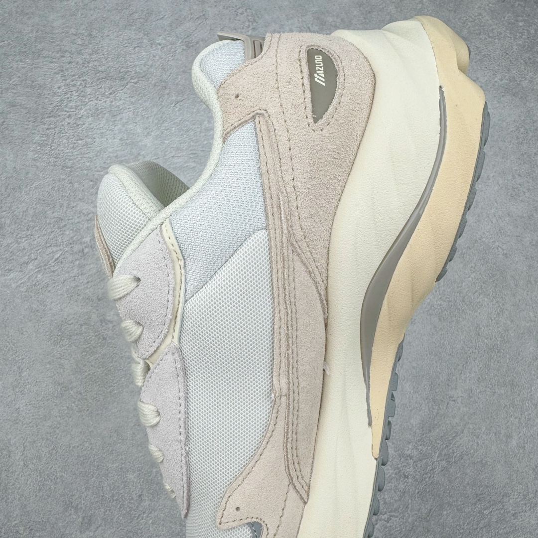 图片[7]-Mizuno 美津浓 Wave Rider Beta 复古时尚休闲舒适减震运动跑步鞋 美津浓WAVE机械缓震 可以说是机械缓震跑鞋科技的翘楚 有着非凡的适应性，有着充分而持久的缓震能力和轻量化设计，是一双可以陪伴我们日常训练甚至是半马比赛的跑鞋，无论是“跑步初哥”还是“精英老鸟”，只要不是比较夸张的大体重人群，都可以穿着WAVE RIDER 来跑步。如果你不知道跑步穿什么鞋，不知道给别人推荐什么鞋，那么选“美津浓 WAVE RIDER”总是没错的 尺码：36 36.5 37.5 38 38.5 39 40 40.5 41 42 42.5 43 44 44.5 45-选品中心