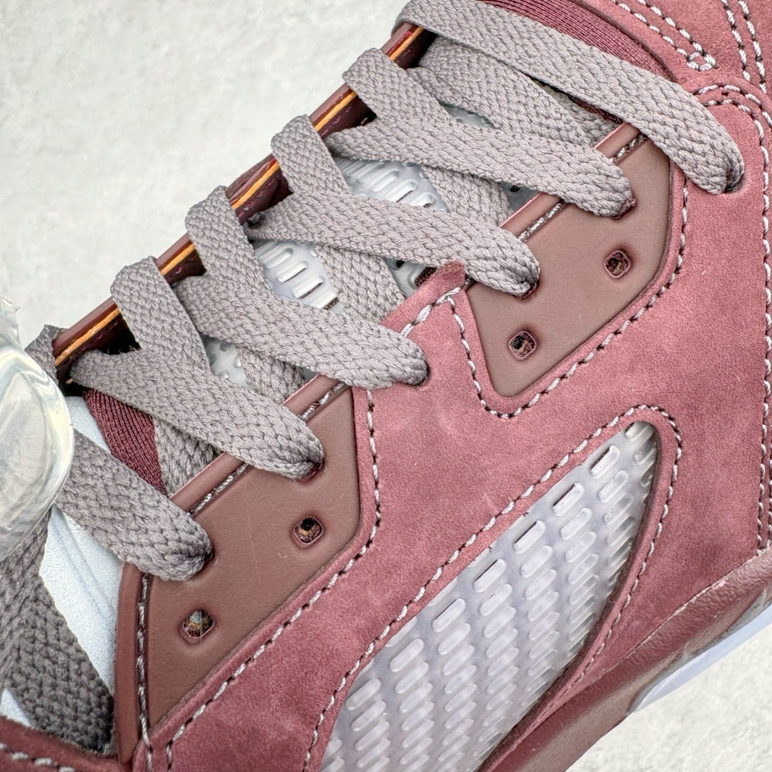 图片[14]-＃Ljr超强特价 Air Jordan AJ5 Retro 勃艮第红 DZ4131-600 注意特价无售后 之前零售六七百的东西 买到就是赚 圈内最强系列 恪守真诚 承诺混一赔十 高端零售裸鞋圈特供批次 SZ原厂全套原楦原纸板冲刀磨具开发 原厂皮料加持 原厂港宝加持定型后跟R度完美 同源原厂电绣 飞翼针数密度立体效果一致 百分百一致原鞋 原厂拉帮工艺 针距密度一致 后跟弧度收口自然不对折 极致一眼正品既视感 进口玻璃冲刀皮料裁剪零毛边 全鞋电脑针车工艺 品控清洁度最高QC检验标准 免检产品 原厂订购鞋盒、鞋标、防尘纸、鞋撑、鞋带 追求极致的原厂味道 尺码对应库存明细‼️-选品中心