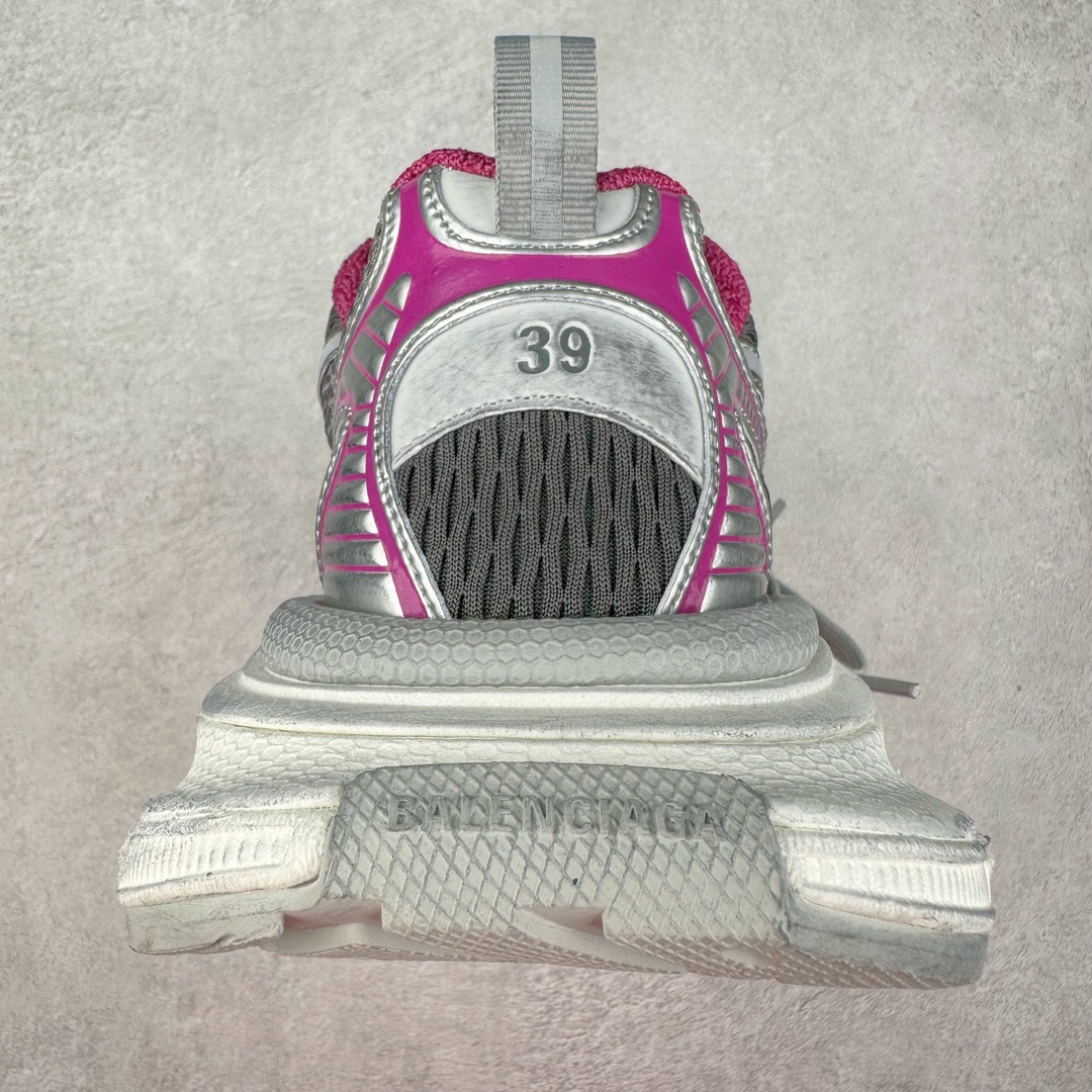 图片[8]-＃纯原 BALENCIAGA 3XL Sneakers 巴黎世家十代网布系带低帮走秀复古老爹鞋 全套原纸板楦头开发 最原汁原味的灵魂版型 全鞋荧光划线卡点 胶水把控整洁度追求极致完美 每一双都是工艺品 多重QC质检 超越公司货的品控标准 实实在在的免检产品 原盒原配 正确字体电绣 粗细、位置、大小正确 侧边TPU 透气孔匹配意产原版 正确分离大底 TPU软底 原版一致大底LOGO 立体感十足 原厂皮料水洗做旧 采购原厂网纱 不含皮革 网布材料和聚氨酯 磨损效果 鞋头边缘和后帮 Balenciaga 徽标 鞋面和后跟凸印尺码 鞋舌 3XL 橡胶品牌标识和反光细节 鞋帮拉袢和鞋舌拉祥 配反光细节 备用鞋带在鞋履前侧 可在穿着前取下 便于不同造型搭配 正常尺码 尺码：35 36 37 38 39 40 41 42 43 44 45 46-选品中心
