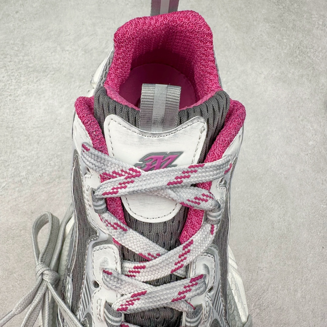 图片[5]-＃纯原 BALENCIAGA 3XL Sneakers 巴黎世家十代网布系带低帮走秀复古老爹鞋 全套原纸板楦头开发 最原汁原味的灵魂版型 全鞋荧光划线卡点 胶水把控整洁度追求极致完美 每一双都是工艺品 多重QC质检 超越公司货的品控标准 实实在在的免检产品 原盒原配 正确字体电绣 粗细、位置、大小正确 侧边TPU 透气孔匹配意产原版 正确分离大底 TPU软底 原版一致大底LOGO 立体感十足 原厂皮料水洗做旧 采购原厂网纱 不含皮革 网布材料和聚氨酯 磨损效果 鞋头边缘和后帮 Balenciaga 徽标 鞋面和后跟凸印尺码 鞋舌 3XL 橡胶品牌标识和反光细节 鞋帮拉袢和鞋舌拉祥 配反光细节 备用鞋带在鞋履前侧 可在穿着前取下 便于不同造型搭配 正常尺码 尺码：35 36 37 38 39 40 41 42 43 44 45 46-选品中心