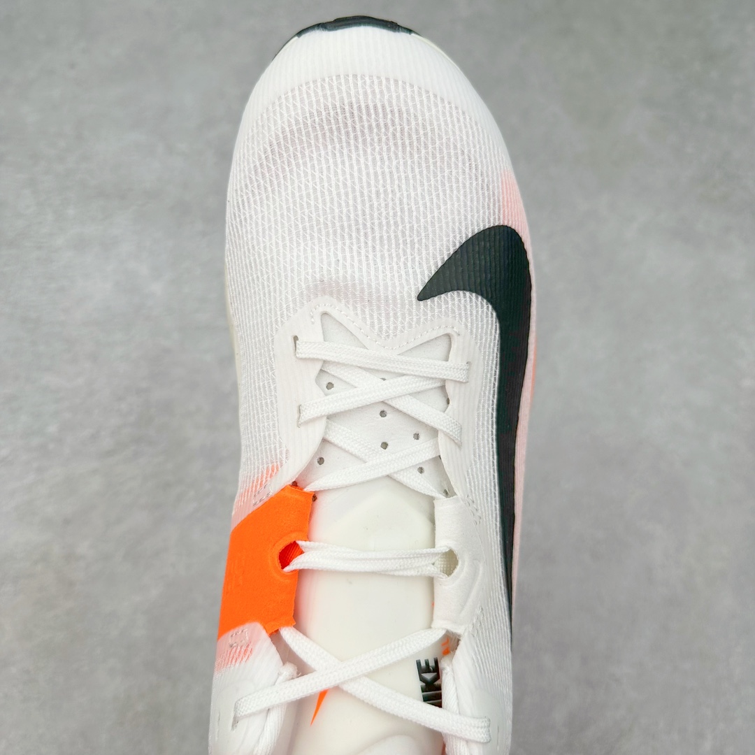 图片[4]-NK AIR Zoom RIVALFLY FK4代系列轻量飞织低帮休闲运动慢跑鞋 整体设计采用流线型的轻质工程网眼材质构成鞋面 并与其他 Running 旗舰鞋款同样搭载全脚掌 ZoomX 缓冲中底 搭配 Pebax 物料与橡胶外底 ZoomX StreakFly 首发配色以Prototype呈现 其灵感是来自开发期间的磨损测试 透过编号的标记与内侧的预期跑步距离突出研发过程 货号：FV6040-101 尺码：39 40 40.5 41 42 42.5 43 44 44.5 45-选品中心