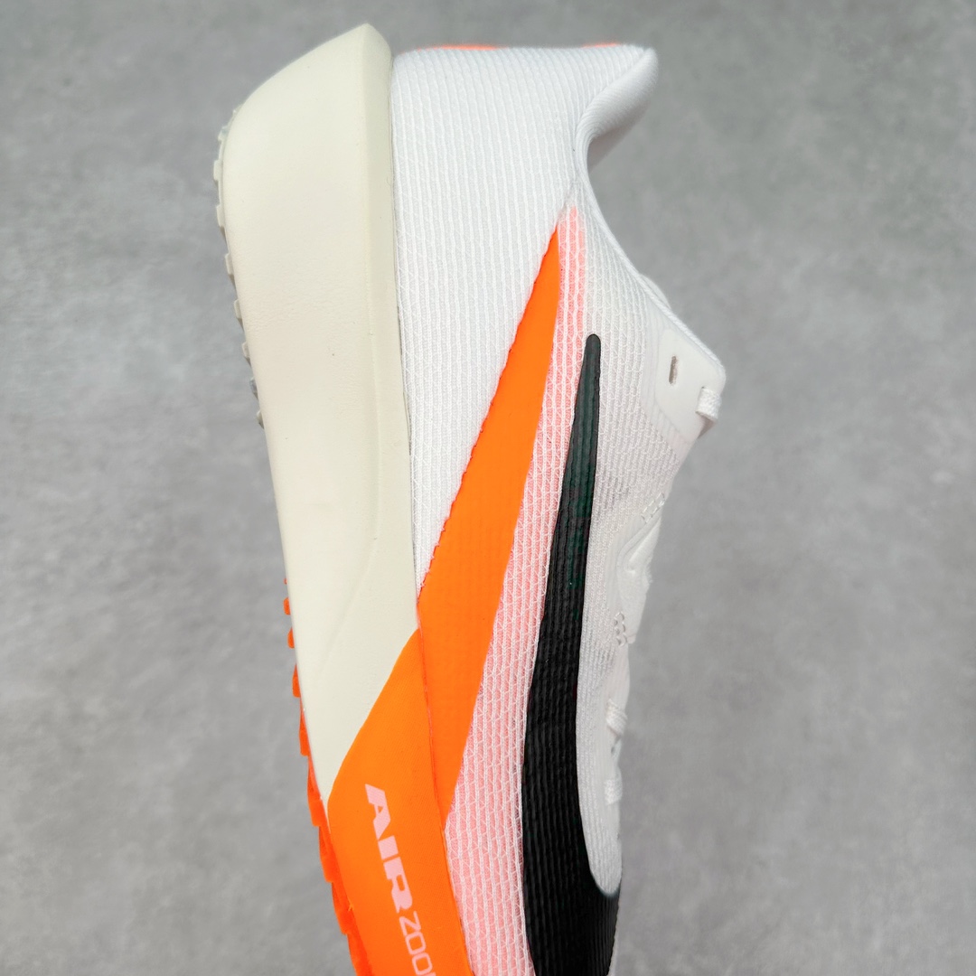 图片[6]-NK AIR Zoom RIVALFLY FK4代系列轻量飞织低帮休闲运动慢跑鞋 整体设计采用流线型的轻质工程网眼材质构成鞋面 并与其他 Running 旗舰鞋款同样搭载全脚掌 ZoomX 缓冲中底 搭配 Pebax 物料与橡胶外底 ZoomX StreakFly 首发配色以Prototype呈现 其灵感是来自开发期间的磨损测试 透过编号的标记与内侧的预期跑步距离突出研发过程 货号：FV6040-101 尺码：39 40 40.5 41 42 42.5 43 44 44.5 45-选品中心