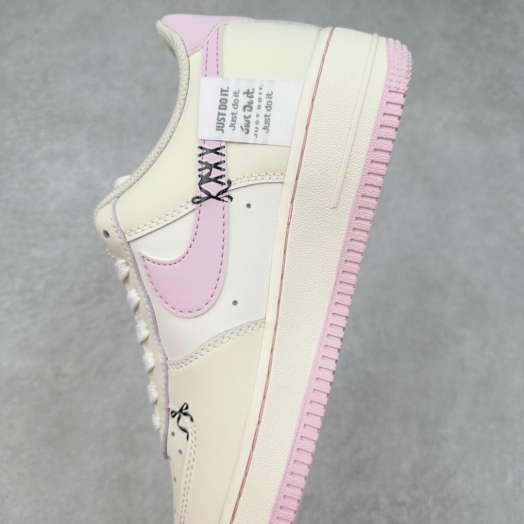 图片[7]-NK Air Force 1´07 Low 空军一号低帮百搭休闲运动板鞋 FB1839-121 柔软、弹性十足的缓震性能和出色的中底设计 横跨复古与现代的外型结合 造就出风靡全球 三十多年的Force 1 直到今天还深受青睐 尺码：36 36.5 37.5 38 38.5 39 40 40.5 41 42 42.5 43 44 44.5 45-选品中心