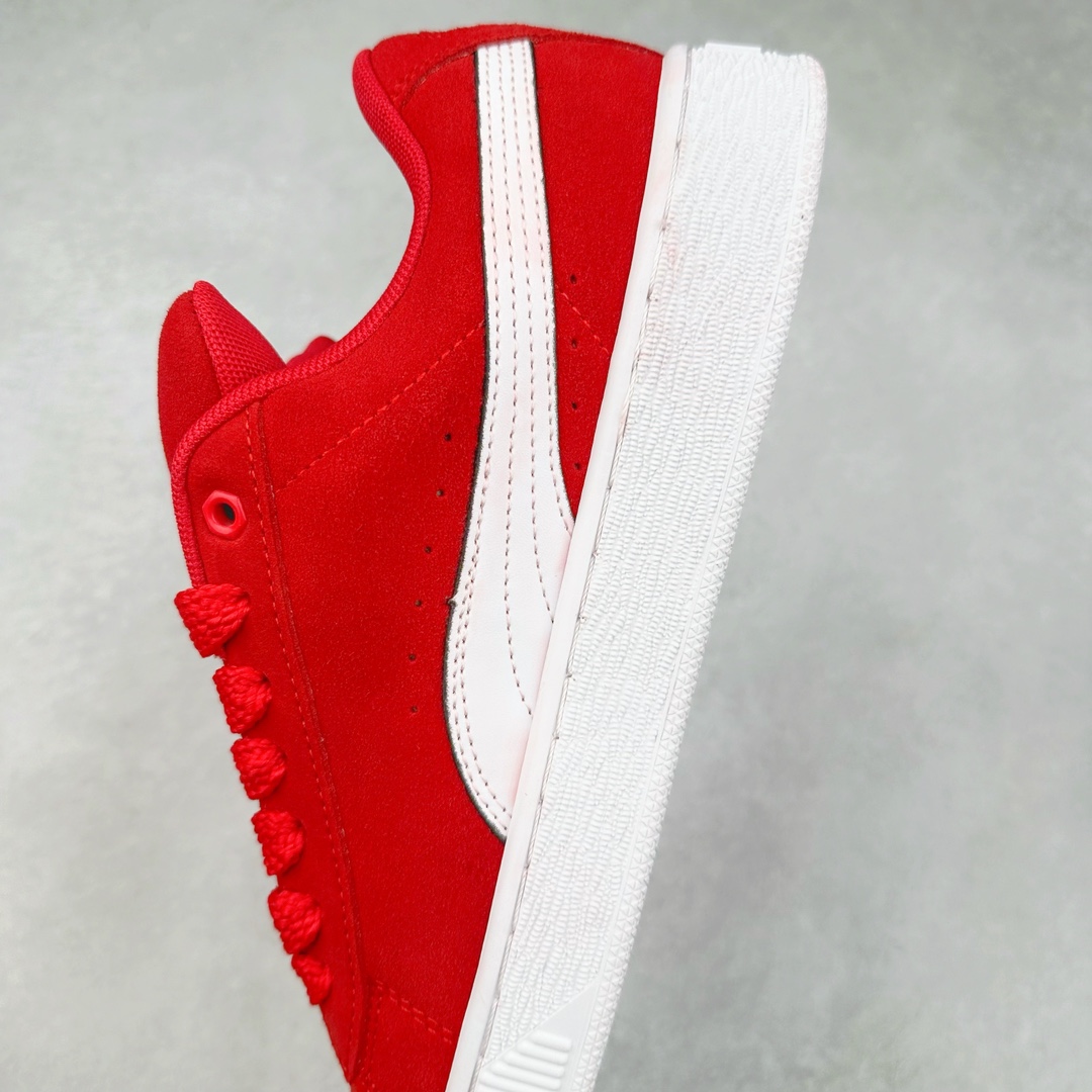 图片[7]-PUMA SUEDE XL 彪马新款面包鞋男女同款复古休闲板鞋 赠送一双鞋带 鞋身通体采用细腻的麂皮材质 厚实柔软 质感出众 鞋侧保留PUMA标志性跑道图案 侧面与后跟点缀金属色PUMA LOGO 兼具辨识度与细节感 加厚鞋垫、饱满鞋舌 搭配加宽扁形鞋带 使得穿着感更加贴合与舒适 值得一提的是 本季SUEDE XL鞋款以黑色、红色及蓝色最为瞩目 经典黑的配色 在低调之余可轻松驾驭任何潮流风格造型 而高饱和度的配色 则是当之无愧的早春出街利器。货号： 395205 尺码：36 37 37.5 38 38.5 39 40 40.5 41 42 42.5 43 44 45-选品中心