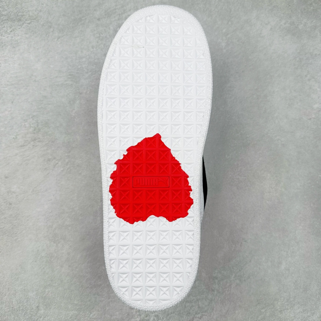 图片[9]-PUMA SUEDE XL 彪马新款面包鞋男女同款复古休闲板鞋 赠送一双鞋带 鞋身通体采用细腻的麂皮材质 厚实柔软 质感出众 鞋侧保留PUMA标志性跑道图案 侧面与后跟点缀金属色PUMA LOGO 兼具辨识度与细节感 加厚鞋垫、饱满鞋舌 搭配加宽扁形鞋带 使得穿着感更加贴合与舒适 值得一提的是 本季SUEDE XL鞋款以黑色、红色及蓝色最为瞩目 经典黑的配色 在低调之余可轻松驾驭任何潮流风格造型 而高饱和度的配色 则是当之无愧的早春出街利器。货号： 395205 尺码：36 37 37.5 38 38.5 39 40 40.5 41 42 42.5 43 44 45-选品中心