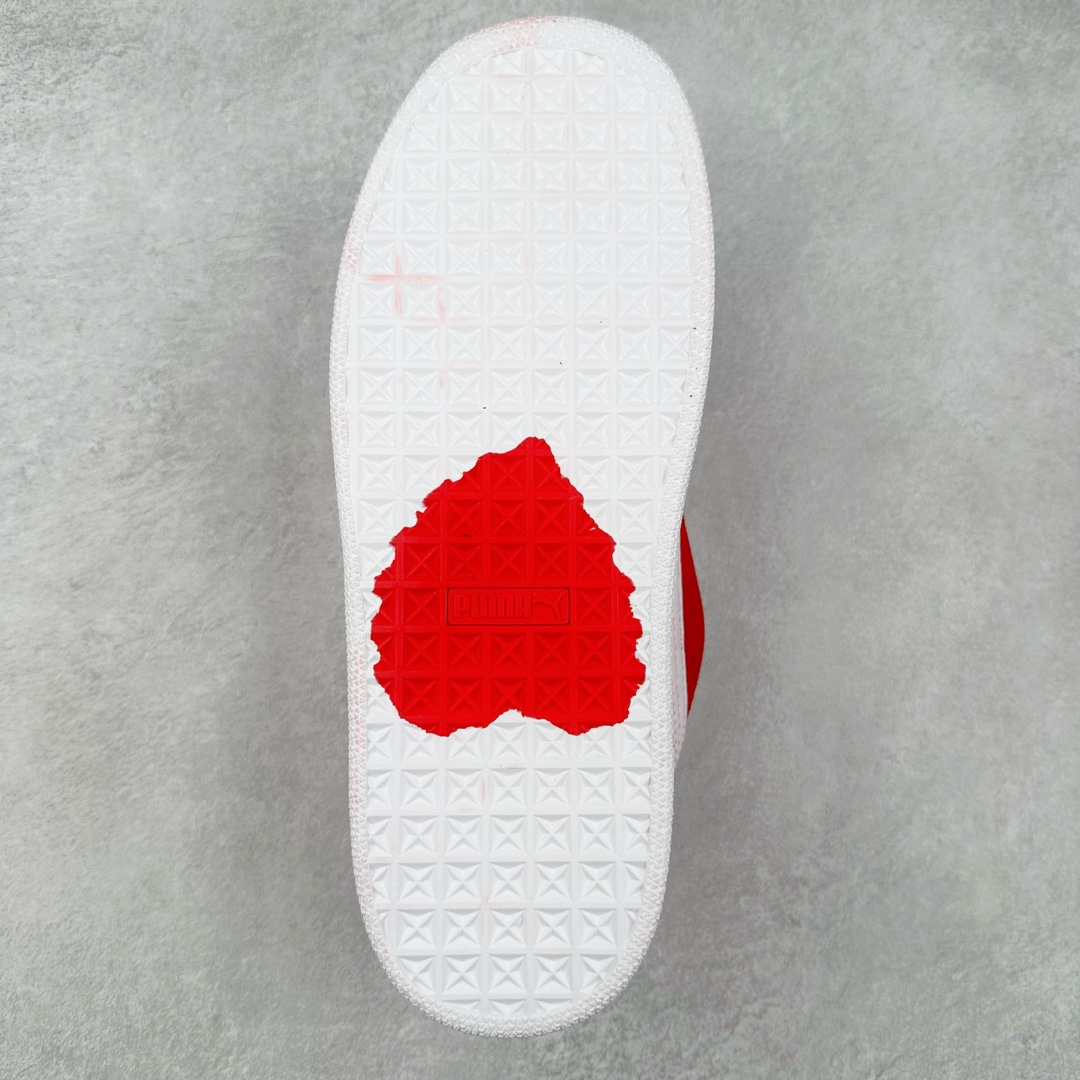 图片[9]-PUMA SUEDE XL 彪马新款面包鞋男女同款复古休闲板鞋 赠送一双鞋带 鞋身通体采用细腻的麂皮材质 厚实柔软 质感出众 鞋侧保留PUMA标志性跑道图案 侧面与后跟点缀金属色PUMA LOGO 兼具辨识度与细节感 加厚鞋垫、饱满鞋舌 搭配加宽扁形鞋带 使得穿着感更加贴合与舒适 值得一提的是 本季SUEDE XL鞋款以黑色、红色及蓝色最为瞩目 经典黑的配色 在低调之余可轻松驾驭任何潮流风格造型 而高饱和度的配色 则是当之无愧的早春出街利器。货号： 395205 尺码：36 37 37.5 38 38.5 39 40 40.5 41 42 42.5 43 44 45-选品中心