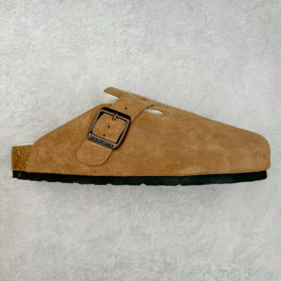 Birkenstock Boston VL 勃肯软木底包头拖鞋加绒版 天鹅绒般的绒面革赋子休闲的经典外观 四季皆宜 柔软的鞋床采用额外的泡沫缓冲层 提供额外的舒适感和全天支撑 全网独家首发 源于德国的严谨工艺 牛巴戎面 中层松木 EVA 三层组合大底 优质牛皮面料五金扣 出口订单 尺码:35-40-选品中心