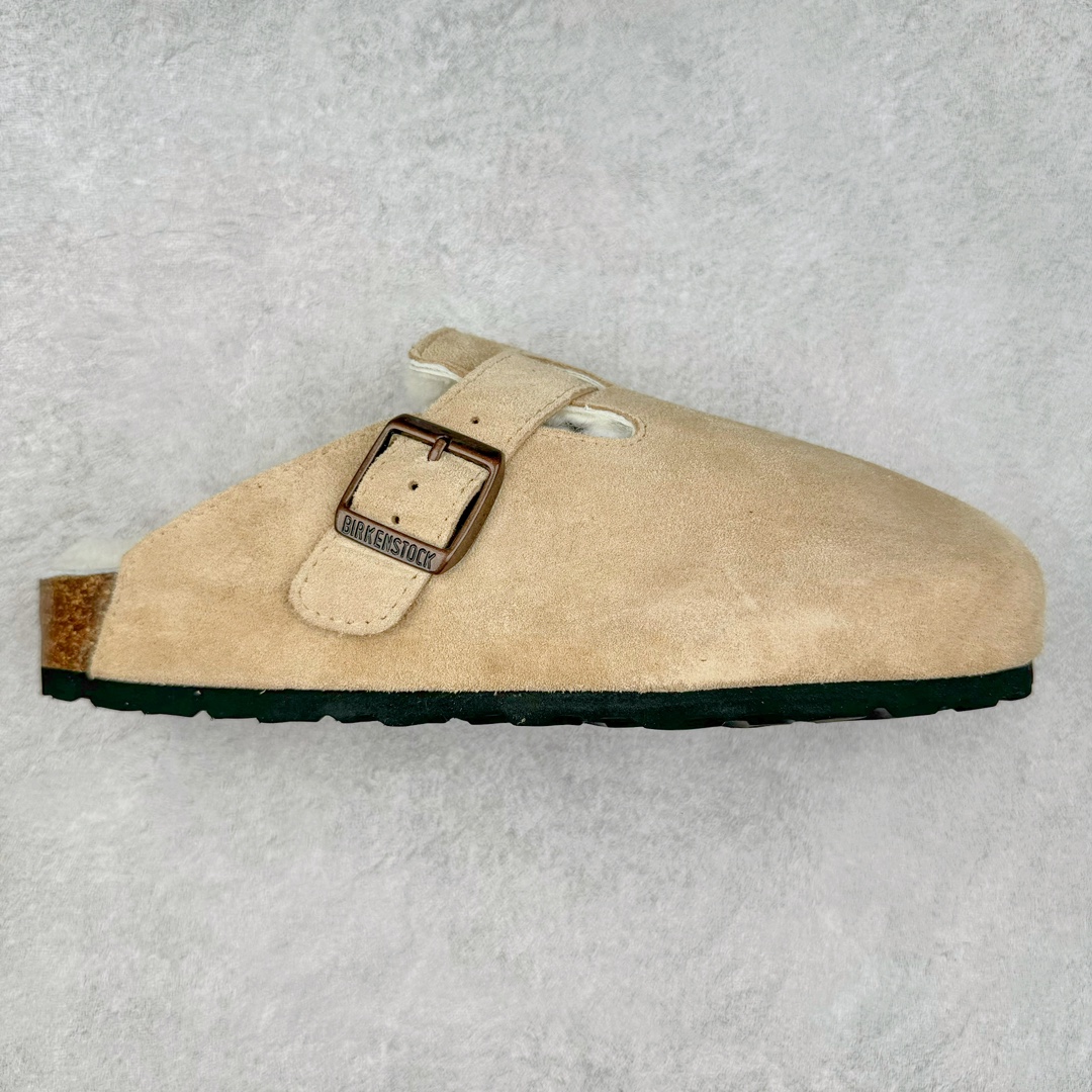 Birkenstock Boston VL 勃肯软木底包头拖鞋加绒版 天鹅绒般的绒面革赋子休闲的经典外观 四季皆宜 柔软的鞋床采用额外的泡沫缓冲层 提供额外的舒适感和全天支撑 全网独家首发 源于德国的严谨工艺 牛巴戎面 中层松木 EVA 三层组合大底 优质牛皮面料五金扣 出口订单 尺码:35-40-选品中心