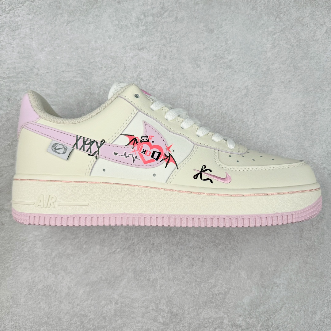 NK Air Force 1´07 Low 空军一号低帮百搭休闲运动板鞋 FB1839-121 柔软、弹性十足的缓震性能和出色的中底设计 横跨复古与现代的外型结合 造就出风靡全球 三十多年的Force 1 直到今天还深受青睐 尺码:36 36.5 37.5 38 38.5 39 40 40.5 41 42 42.5 43 44 44.5 45-选品中心