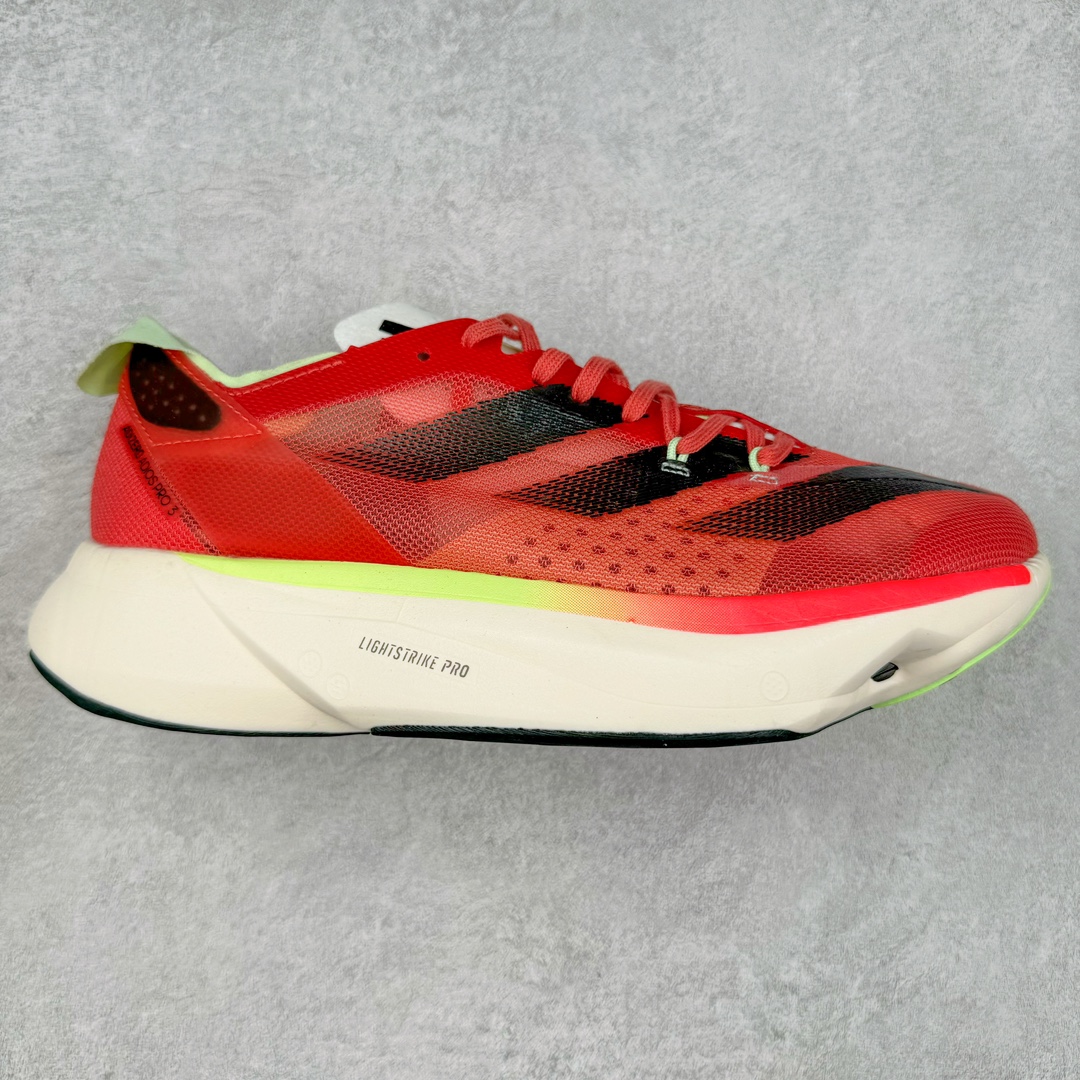 AD Adizero Boston 12 波士顿夏季透气网眼竞速跑鞋 延续爪型玻璃纤维推进系统 进化为全掌式的ENERGY RODS 2.0 从脚跟到脚趾的一体成形设计 强化整体推进力 提升速度表现 升级透气鞋面更具支撑性 利用ENGINEERED MESH技术进行不同密度织纹 强化支撑性 更使用50%以上的回收材料製成 减低塑料浪费 此外变薄的鞋舌为前掌提供更多空间 提供跑者更好的穿着感受 马牌轮胎大底耐磨性佳 大底全掌采用耐磨的Continental马牌轮胎大底 在各种环境下保有良好抓地力 货号：IG6443 尺码：36 36.5 37 38 38.5 39 40 40.5 41 42 42.5 43 44 44.5 45-选品中心