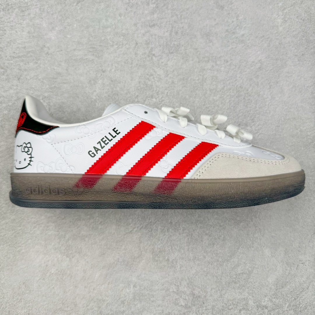 ＃CS纯原 AD Original Gazelle Indoor Trainers 瞪羚室内鞋系列低帮复古百搭休闲运动德训风板鞋 HelloKitty联名白红 II0013 高端零售特供批次 原厂定制长毛翻毛皮组合环保纤维革鞋面材质 内置环保海玻璃鞋垫 外置RB橡胶大底 产品品控稳定性领先行业 原厂全套原楦原纸板冲刀磨具开发 原厂皮料加持 原厂港宝加持定型后跟R度完美 将复古进行到底 简约流畅 三十年不变经典 这款Gazelle运动鞋 无论面料、配色、质感或设计 都只在重现其1991年原款的经典 皮革鞋面 撞色三条纹和鞋跟标的设计 力求呈现90年代的经典复古风潮 Samba火热的同时 也带动了其它的复古鞋型 Gazelle便是其中一只 Gazelle Indoor拥有包边更宽的T字型鞋头 更好的保护运动员的前掌 浓浓的复古氛围感 非常适合现在流行的Cleanfit风格 尺码：35.5 36 36.5 37.5 38 38.5 39 40 40.5 41 42 42.5 43 44 44.5 45 46-选品中心