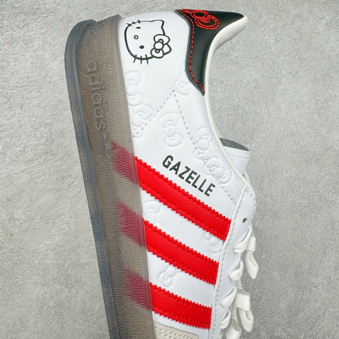 图片[6]-＃CS纯原 AD Original Gazelle Indoor Trainers 瞪羚室内鞋系列低帮复古百搭休闲运动德训风板鞋 HelloKitty联名白红 II0013 高端零售特供批次 原厂定制长毛翻毛皮组合环保纤维革鞋面材质 内置环保海玻璃鞋垫 外置RB橡胶大底 产品品控稳定性领先行业 原厂全套原楦原纸板冲刀磨具开发 原厂皮料加持 原厂港宝加持定型后跟R度完美 将复古进行到底 简约流畅 三十年不变经典 这款Gazelle运动鞋 无论面料、配色、质感或设计 都只在重现其1991年原款的经典 皮革鞋面 撞色三条纹和鞋跟标的设计 力求呈现90年代的经典复古风潮 Samba火热的同时 也带动了其它的复古鞋型 Gazelle便是其中一只 Gazelle Indoor拥有包边更宽的T字型鞋头 更好的保护运动员的前掌 浓浓的复古氛围感 非常适合现在流行的Cleanfit风格 尺码：35.5 36 36.5 37.5 38 38.5 39 40 40.5 41 42 42.5 43 44 44.5 45 46-选品中心