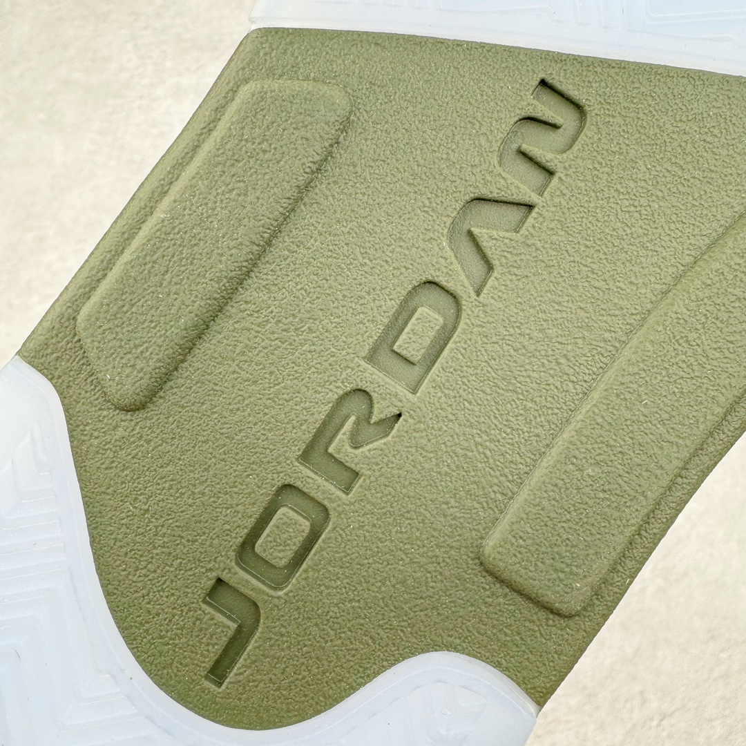 图片[19]-＃Ljr超强特价 Air Jordan AJ5 Retro 橄榄绿 DD0587-308 注意特价无售后 之前零售六七百的东西 买到就是赚 圈内最强系列 恪守真诚 承诺混一赔十 高端零售裸鞋圈特供批次 SZ原厂全套原楦原纸板冲刀磨具开发 原厂皮料加持 原厂港宝加持定型后跟R度完美 同源原厂电绣 飞翼针数密度立体效果一致 百分百一致原鞋 原厂拉帮工艺 针距密度一致 后跟弧度收口自然不对折 极致一眼正品既视感 进口玻璃冲刀皮料裁剪零毛边 全鞋电脑针车工艺 品控清洁度最高QC检验标准 免检产品 原厂订购鞋盒、鞋标、防尘纸、鞋撑、鞋带 追求极致的原厂味道 尺码对应库存明细‼️-选品中心