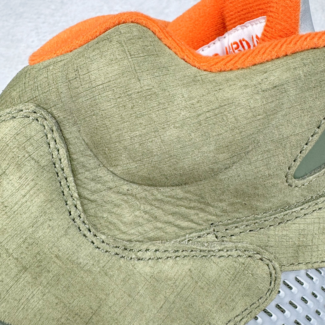 图片[16]-＃Ljr超强特价 Air Jordan AJ5 Retro 橄榄绿 DD0587-308 注意特价无售后 之前零售六七百的东西 买到就是赚 圈内最强系列 恪守真诚 承诺混一赔十 高端零售裸鞋圈特供批次 SZ原厂全套原楦原纸板冲刀磨具开发 原厂皮料加持 原厂港宝加持定型后跟R度完美 同源原厂电绣 飞翼针数密度立体效果一致 百分百一致原鞋 原厂拉帮工艺 针距密度一致 后跟弧度收口自然不对折 极致一眼正品既视感 进口玻璃冲刀皮料裁剪零毛边 全鞋电脑针车工艺 品控清洁度最高QC检验标准 免检产品 原厂订购鞋盒、鞋标、防尘纸、鞋撑、鞋带 追求极致的原厂味道 尺码对应库存明细‼️-选品中心