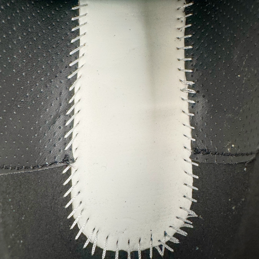 图片[10]-ECCO爱步2024年新款户外鞋防水透气越野跑鞋 健步踪迹系列 鞋面设有GORE-TEX防水薄膜 给你贴心防水保护 防水透气 直接注塑工艺连接鞋面与鞋底 一体成型 合脚稳固 BIOM自然律动科技鞋楦 符合人体工学 长效缓震带来裸足体验 橡胶大底 结合橡胶凸起鞋钉设计 适应多种地形 提供强劲抓地力与耐磨性 稳定支撑 越野无束 尺码：39 40 41 42 43 44（正常码）-选品中心