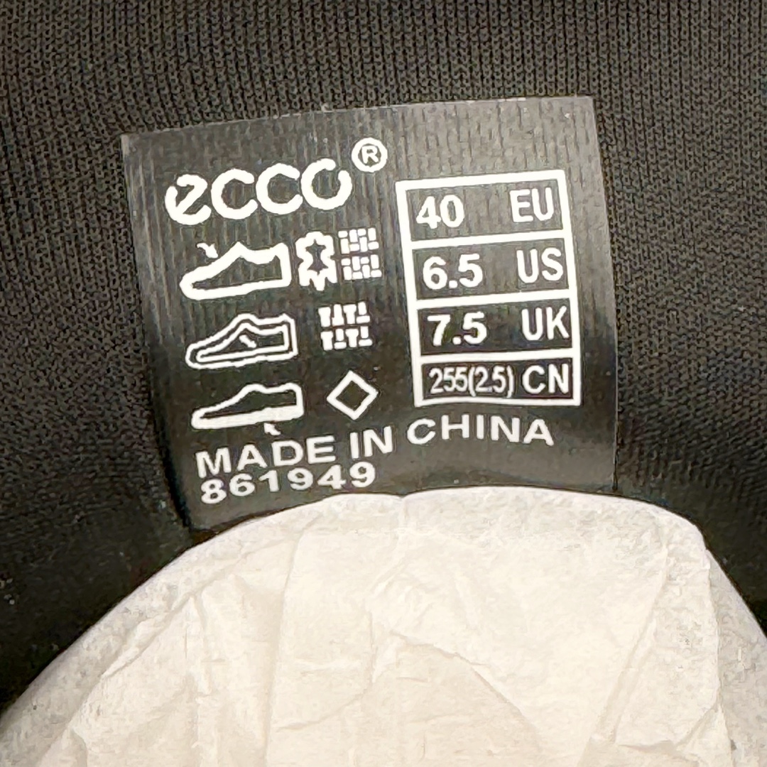 图片[11]-ECCO爱步2024年新款户外鞋防水透气越野跑鞋 健步踪迹系列 鞋面设有GORE-TEX防水薄膜 给你贴心防水保护 防水透气 直接注塑工艺连接鞋面与鞋底 一体成型 合脚稳固 BIOM自然律动科技鞋楦 符合人体工学 长效缓震带来裸足体验 橡胶大底 结合橡胶凸起鞋钉设计 适应多种地形 提供强劲抓地力与耐磨性 稳定支撑 越野无束 尺码：39 40 41 42 43 44（正常码）-选品中心