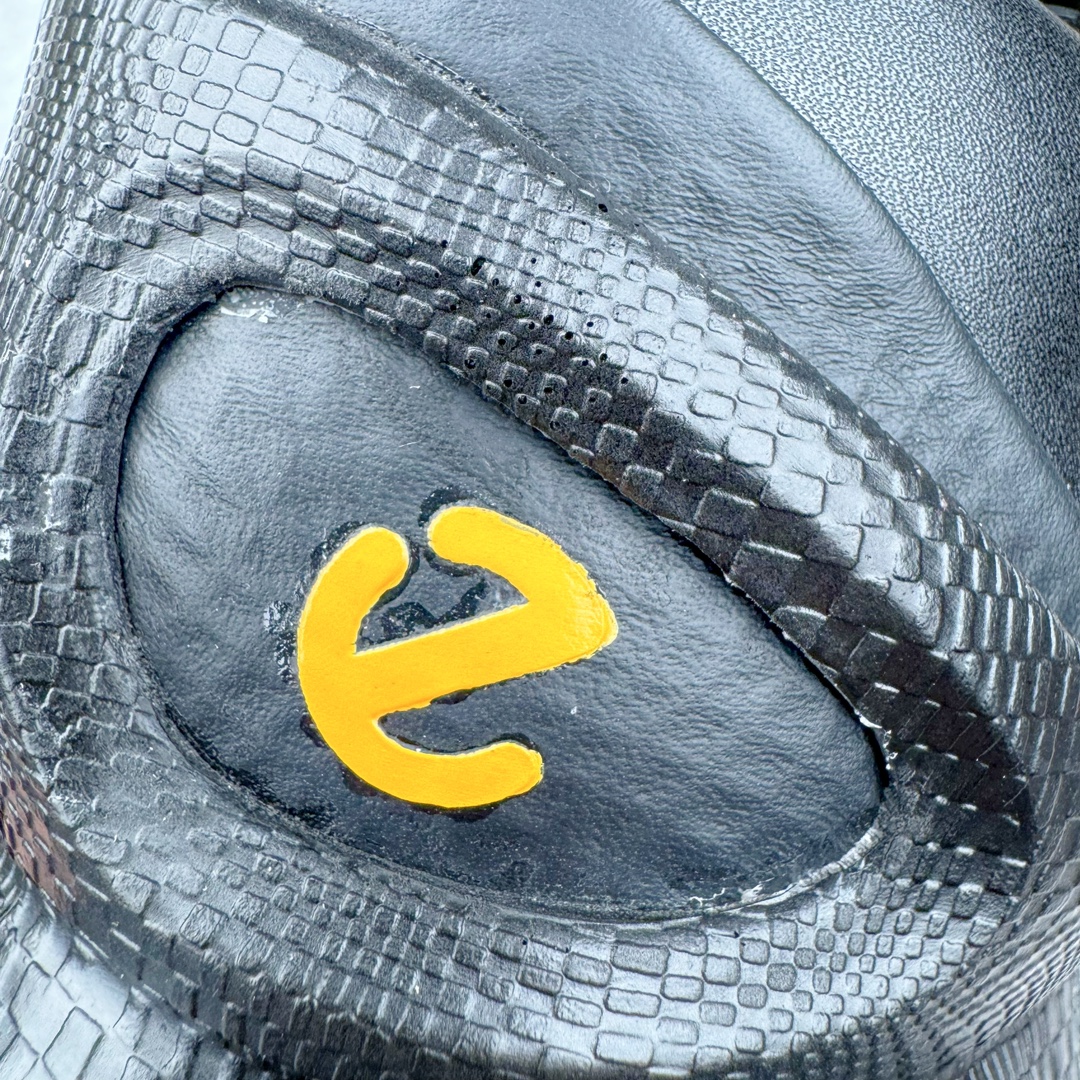 图片[16]-ECCO爱步2024年新款户外鞋防水透气越野跑鞋 健步踪迹系列 鞋面设有GORE-TEX防水薄膜 给你贴心防水保护 防水透气 直接注塑工艺连接鞋面与鞋底 一体成型 合脚稳固 BIOM自然律动科技鞋楦 符合人体工学 长效缓震带来裸足体验 橡胶大底 结合橡胶凸起鞋钉设计 适应多种地形 提供强劲抓地力与耐磨性 稳定支撑 越野无束 尺码：39 40 41 42 43 44（正常码）-选品中心