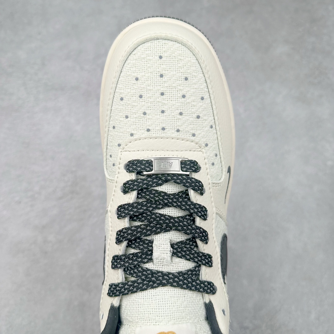 图片[4]-NK Air Force 1´07 Low 空军一号低帮百搭休闲运动板鞋 XZ3398-888 柔软、弹性十足的缓震性能和出色的中底设计 横跨复古与现代的外型结合 造就出风靡全球 三十多年的Force 1 直到今天还深受青睐 尺码：36 36.5 37.5 38 38.5 39 40 40.5 41 42 42.5 43 44 44.5 45-选品中心