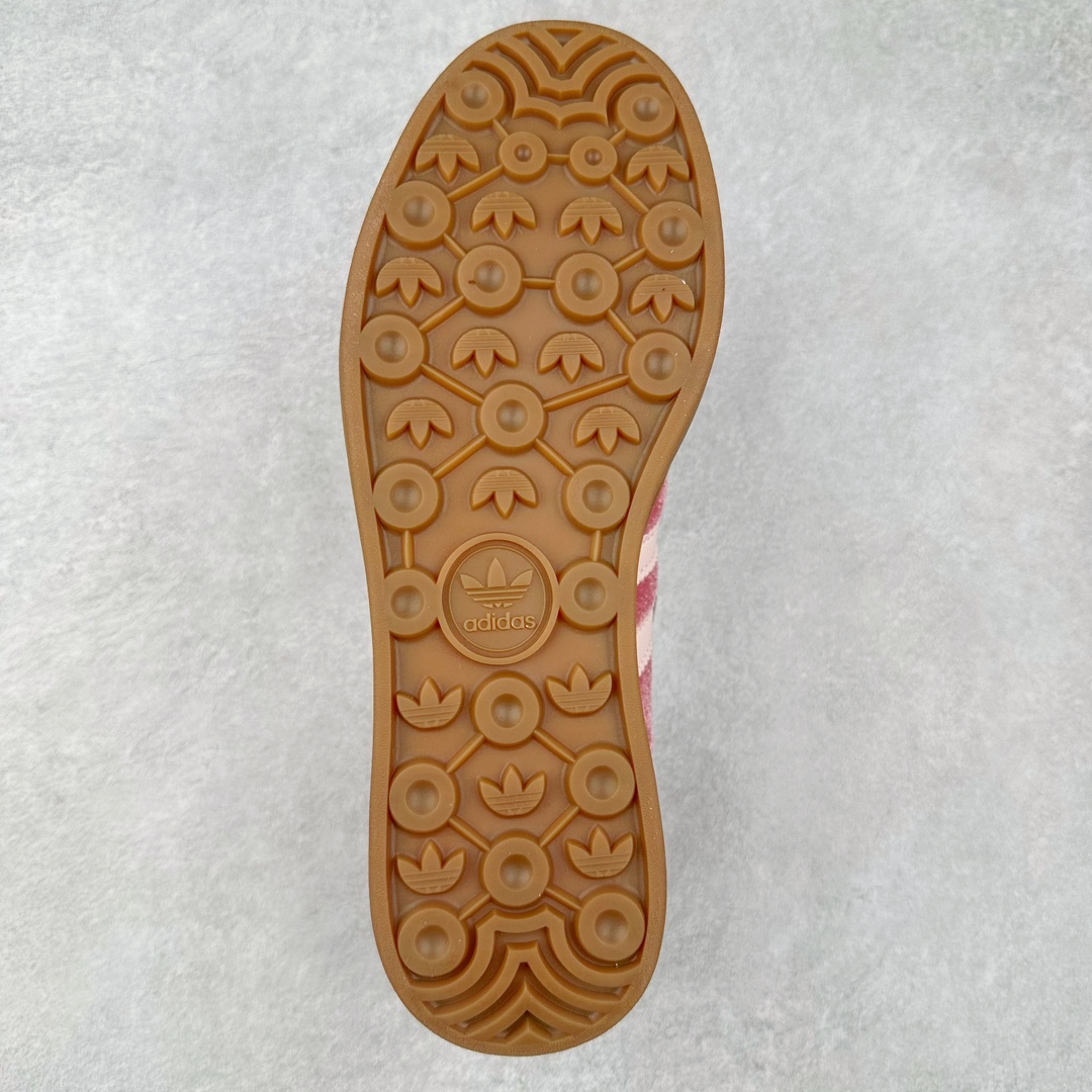 图片[9]-AD Originals Gazelle Bold W 羚羊松糕系列复古百搭厚底增高低帮休闲运动板鞋 IG4389 新的一年就要换新的打扮啦！除了设定变美、健身、减肥等目标外，你已经可以利用鞋子来“偷偷改善身材比例”的愿望了！ 因为有一句话。身高不够。鞋子来凑~赶快入手以下各大运动品牌最新推出的“厚底增高运动鞋”吧。 是最好穿最百搭的长腿神器。 重点是……不仅价格不错～鞋子也不错啊！Originals的Gazelle Bold鞋款打造出「超厚底版本」！延续流线鞋型、经典麂皮材质、白色三条线和侧面烫金标志的复古外型，奶油白鞋底高度直接乘3，出门搭上它，保证一路步步高升。尺码：36 36.5 37 38 38.5 39 40 40.5 41 42-选品中心