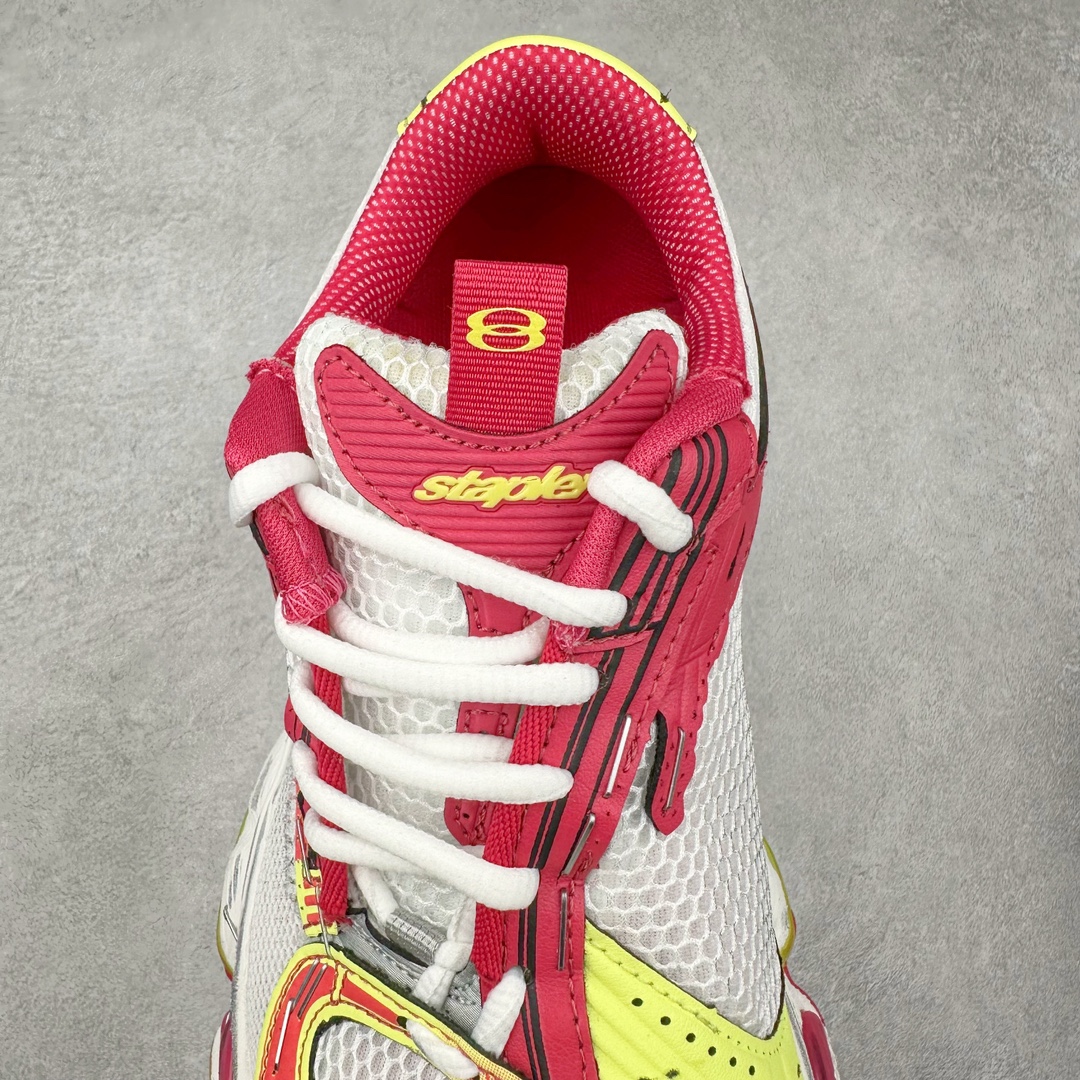 图片[5]-BALENCIAGA Stapler Sneakers 巴黎世家订书机鞋网布系带低帮走秀复古老爹鞋 展现品牌对于新潮事物的热情 这款鞋子拥有巨大尺寸和醒目设计 符合当下”老爹鞋”的趋势 鞋子采用银灰配色 营造出低调而不失华丽的效果 10XL的尺码使它成为市场中最显眼的存在 适合追求个性化的人群 Balenciaga始终站在时尚前沿 此次发布的产品再次体现了他们的创新能力 偏大一码 尺码：35 36 37 38 39 40 41 42 43 44 45 46-选品中心