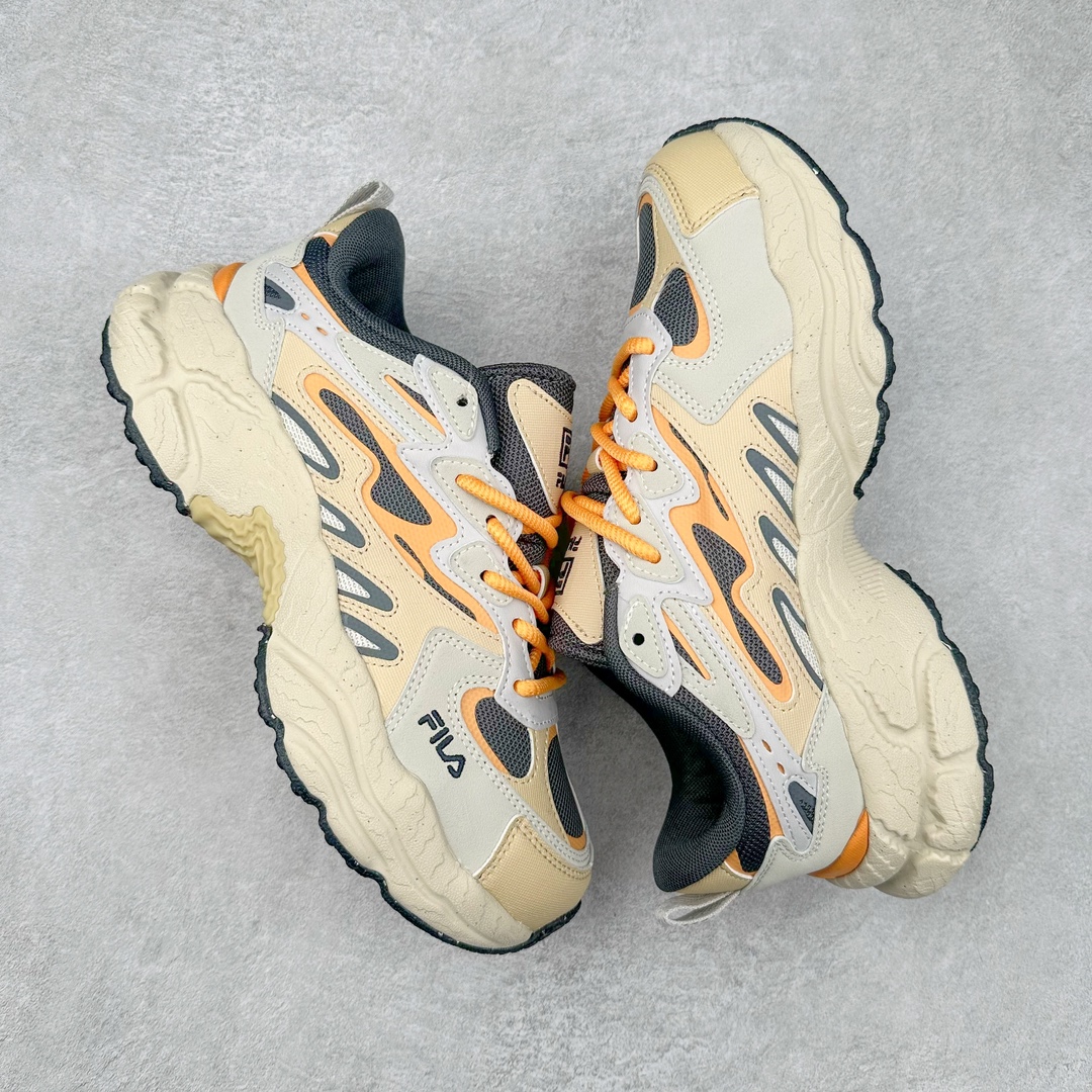 图片[3]-FILA FUSION Fluid 斐乐摩登潮牌防滑耐磨轻便运动鞋 FUSION 系列传承了 FILA 的百年基因，融入年轻运动及潮流文化，成为引领变革、创新突破的一代。以“1+N” 的跨界合作模式重现经典的同时创造经典。带来最出其不意的跨界合作惊喜。同时，FILAFUSION把FILA 的 DNA 融入到定制体验里，你可以随心制造厲于你的产品。FILA FUSION 的鞋家族涵盖了老爹鞋、跑步鞋、网球鞋、季节款。风格复古新潮，满足了时尚人士出行及各类运动的搭配需求，成为当下年轻人筷拥的鞋类品牌之一。FILA FUSION 走进年轻人的世界，通过年轻人运动，街舞，滑板，篮球，展现 FILA FUSION 的潮流态度和年轻文化。FILA FUSION 认为末来属于引领变革、创新突破的年轻一代，让我们一起构成 FILA 未来的蓝图吧！尺码：35.5 36 36.5 37.5 38 38.5 39 40 40.5 41 42 42.5 43 44 44.5 45 45.5-选品中心