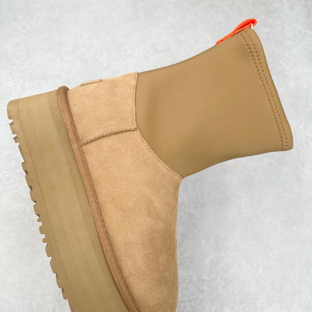 图片[6]-＃纯原福利 UGG 4031经典秋冬羊皮毛一体雪地靴 隆丰A级澳洲进口羊皮毛一体 完全遵循ZP工艺流程 代工厂原厂版师 秉承无原鞋不开发选择 注重每一处细节 市面最正版型 TREADLITE\\\”轻翼\\\”科技外底 轻便/耐用/柔韧/桩型【售后郑重承诺】一个月内若出现重大脱胶/断底等质量问题 直接为您换新 翻毛皮鞋面 细腻亲肤再生聚酯纤维滚边 舒适易打理 保暖性佳 UGG plush™ 里衬和内底 茸软亲肤 舒适暖足 经典鞋型搭配轻盈厚底 稳稳拿捏秋冬出街时髦造型 Treadlite by UGG 轻翼大底 轻盈缓震 为双足减负 舒适轻便 助你轻松畅玩整天 尺码：35 36 37 38 39 40-选品中心