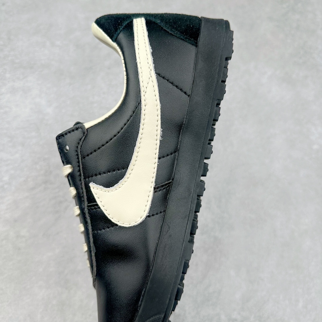 图片[7]-Bode x NK Astro Grabber SP 宇宙掠夺者系列低帮复古经典休闲运动鞋 AQ7509-106 复刻经典球鞋Astro Grabber，与美国男装品牌Bode联名合作，推出两款配色。鞋型符合当下流行趋势，彰显复古身份。复刻一定是球鞋圈绕不开的话题，最近几年 Nike 带回了不少经典球鞋，让不少老玩家欣喜。最近 Nike 挖掘自家档案库，让 1974 年首次发布的 Nike Astro Grabber 重回玩家视野，并且上来就是联名合作。这次合作是同美国新锐品牌 Bode 的联名，这个男装品牌凭借创造性的使用蕾丝桌布等日常材料而闻名。双方带来两款配色，先来看第一双米色款，鞋面由独特编织纹理覆盖，鞋带点缀有小配饰，整体营造出的氛围感十分清新。鞋型方面符合当下流行趋势，超薄中底与扁平鞋面彰显其复古身份。另一双更有复古味道，全黑色皮革鞋面好打理，同时有一种老鞋的感觉，与 1974 的 Nike Astro Grabber 极为相似。尺码：36 36.5 37.5 38 38.5 39 40 40.5 41 42 42.5 43 44 44.5 45-选品中心