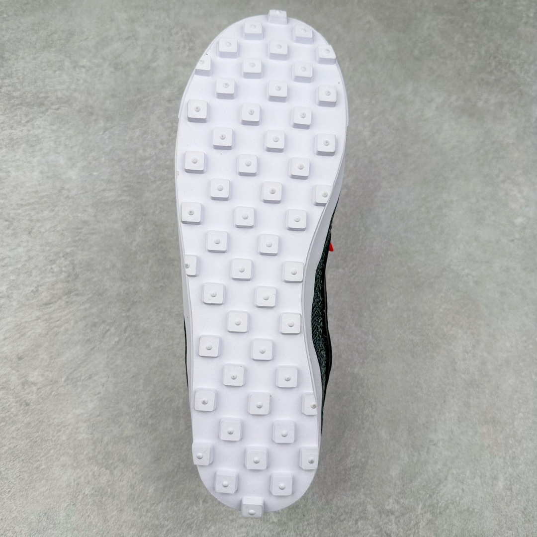 图片[9]-Bode x NK Astro Grabber SP 宇宙掠夺者系列低帮复古经典休闲运动鞋 FQ6892-100 复刻经典球鞋Astro Grabber，与美国男装品牌Bode联名合作，推出两款配色。鞋型符合当下流行趋势，彰显复古身份。复刻一定是球鞋圈绕不开的话题，最近几年 Nike 带回了不少经典球鞋，让不少老玩家欣喜。最近 Nike 挖掘自家档案库，让 1974 年首次发布的 Nike Astro Grabber 重回玩家视野，并且上来就是联名合作。这次合作是同美国新锐品牌 Bode 的联名，这个男装品牌凭借创造性的使用蕾丝桌布等日常材料而闻名。双方带来两款配色，先来看第一双米色款，鞋面由独特编织纹理覆盖，鞋带点缀有小配饰，整体营造出的氛围感十分清新。鞋型方面符合当下流行趋势，超薄中底与扁平鞋面彰显其复古身份。另一双更有复古味道，全黑色皮革鞋面好打理，同时有一种老鞋的感觉，与 1974 的 Nike Astro Grabber 极为相似。尺码：36 36.5 37.5 38 38.5 39 40 40.5 41 42 42.5 43 44 44.5 45-选品中心