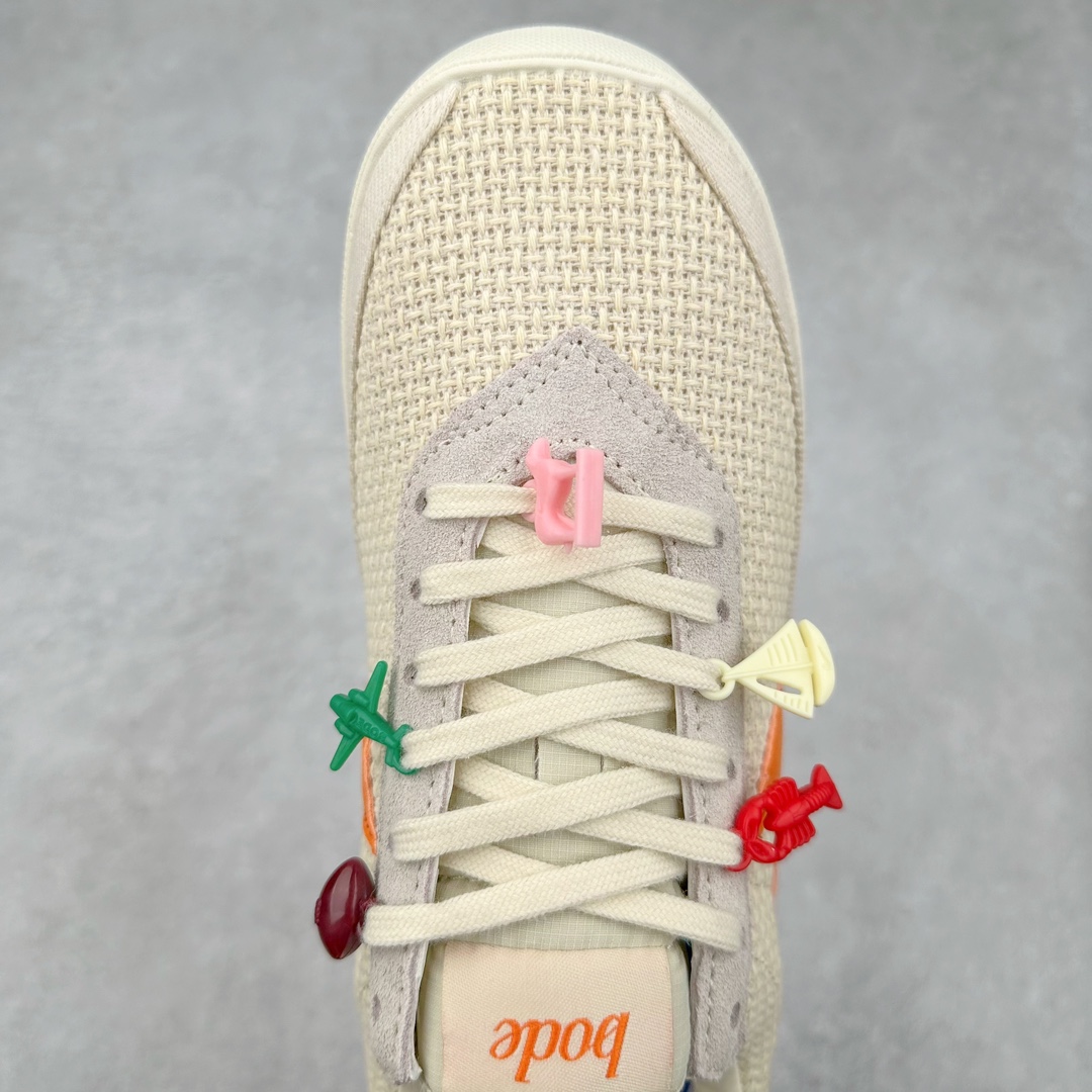 图片[4]-Bode x NK Astro Grabber SP 宇宙掠夺者系列低帮复古经典休闲运动鞋 FQ6892-101 复刻经典球鞋Astro Grabber，与美国男装品牌Bode联名合作，推出两款配色。鞋型符合当下流行趋势，彰显复古身份。复刻一定是球鞋圈绕不开的话题，最近几年 Nike 带回了不少经典球鞋，让不少老玩家欣喜。最近 Nike 挖掘自家档案库，让 1974 年首次发布的 Nike Astro Grabber 重回玩家视野，并且上来就是联名合作。这次合作是同美国新锐品牌 Bode 的联名，这个男装品牌凭借创造性的使用蕾丝桌布等日常材料而闻名。双方带来两款配色，先来看第一双米色款，鞋面由独特编织纹理覆盖，鞋带点缀有小配饰，整体营造出的氛围感十分清新。鞋型方面符合当下流行趋势，超薄中底与扁平鞋面彰显其复古身份。另一双更有复古味道，全黑色皮革鞋面好打理，同时有一种老鞋的感觉，与 1974 的 Nike Astro Grabber 极为相似。尺码：36 36.5 37.5 38 38.5 39 40 40.5 41 42 42.5 43 44 44.5 45-选品中心