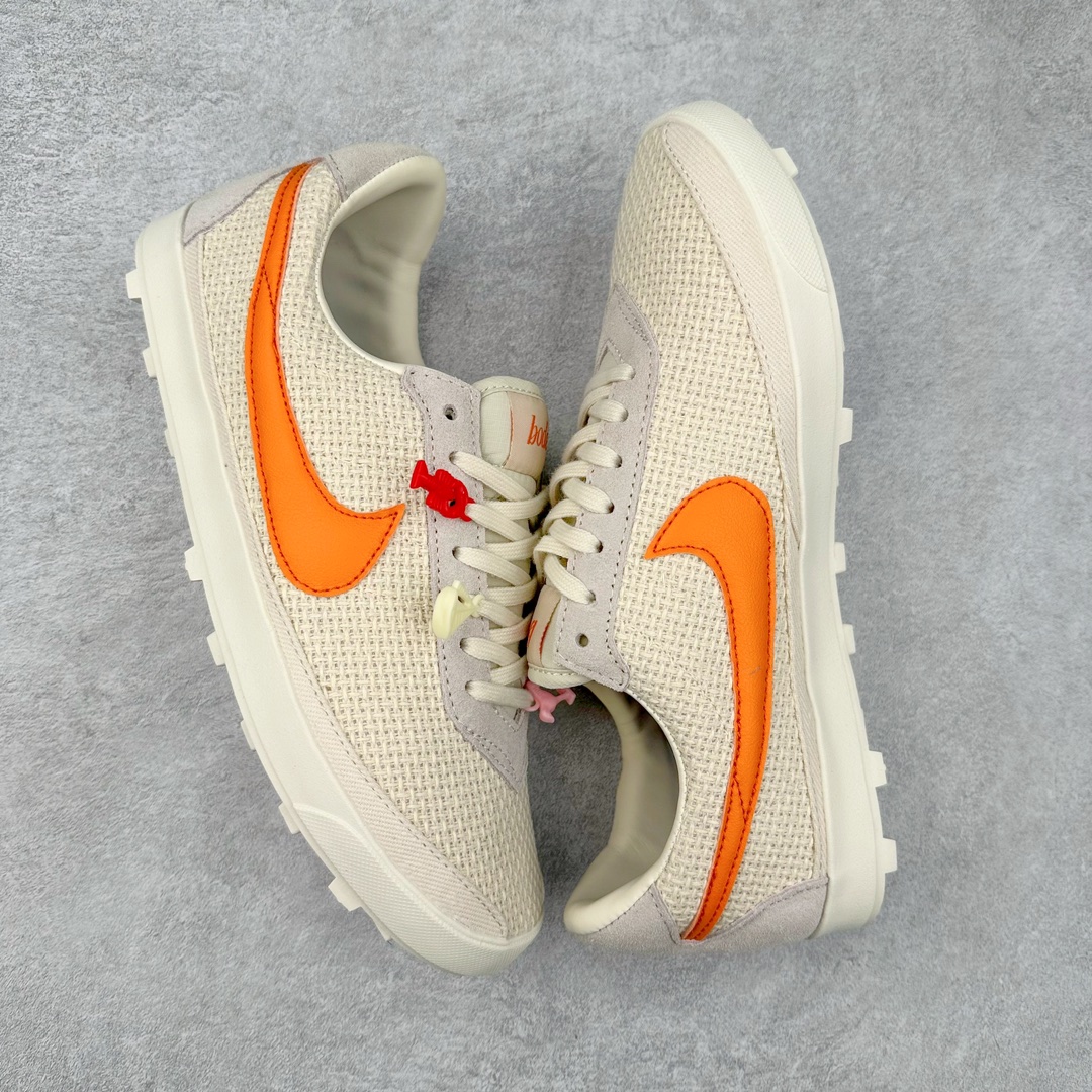 图片[3]-Bode x NK Astro Grabber SP 宇宙掠夺者系列低帮复古经典休闲运动鞋 FQ6892-101 复刻经典球鞋Astro Grabber，与美国男装品牌Bode联名合作，推出两款配色。鞋型符合当下流行趋势，彰显复古身份。复刻一定是球鞋圈绕不开的话题，最近几年 Nike 带回了不少经典球鞋，让不少老玩家欣喜。最近 Nike 挖掘自家档案库，让 1974 年首次发布的 Nike Astro Grabber 重回玩家视野，并且上来就是联名合作。这次合作是同美国新锐品牌 Bode 的联名，这个男装品牌凭借创造性的使用蕾丝桌布等日常材料而闻名。双方带来两款配色，先来看第一双米色款，鞋面由独特编织纹理覆盖，鞋带点缀有小配饰，整体营造出的氛围感十分清新。鞋型方面符合当下流行趋势，超薄中底与扁平鞋面彰显其复古身份。另一双更有复古味道，全黑色皮革鞋面好打理，同时有一种老鞋的感觉，与 1974 的 Nike Astro Grabber 极为相似。尺码：36 36.5 37.5 38 38.5 39 40 40.5 41 42 42.5 43 44 44.5 45-选品中心