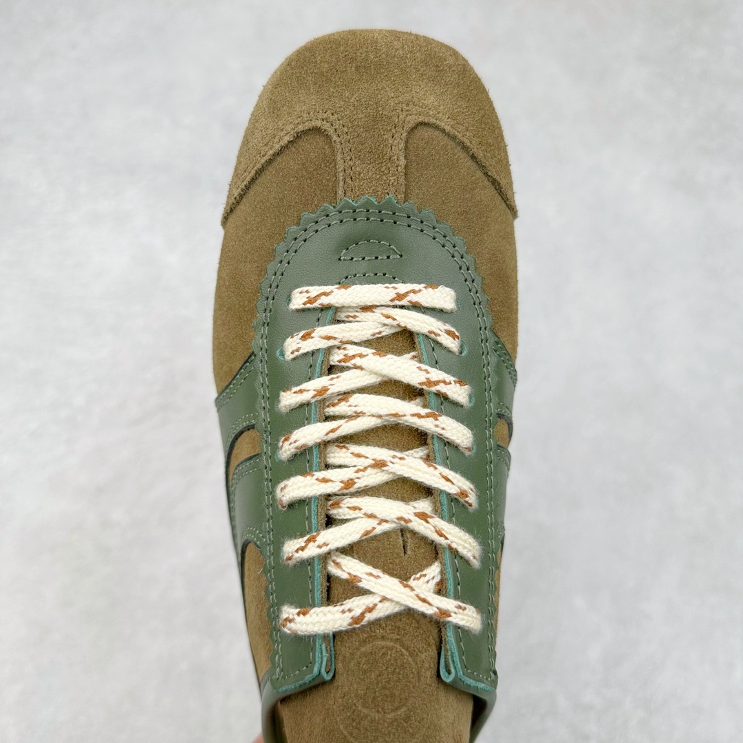 图片[4]-Dries Van Noten小众DVN复古 德训鞋 情侣款 马拉松 休闲 运动鞋 原版购入开发 做货 DVN运动鞋 设计师通过改造、扭曲和颠覆经典元素，打造出实用而富有设计感实穿的运动鞋履。新一季的麂皮运动鞋，灵感来源于70年代的马拉松竞技运动。鞋型以马拉松运动鞋为设计原型，搭配极具生命力色彩的绿色、红色、橙色等 DVN代表性的色彩，鞋面由麂皮、柔软牛皮等材质拼接而成，并搭配今年流行的尼龙扭绳鞋带，实用性与时尚性得到完美的平衡 配送专柜精美包装🛍📦 ▪️ 面料：原版进口绒面麂皮 ▪️ 内里：原版进口柔软皮里 ▪️ 鞋底：原版开模防滑生胶材质 ▪️ 底厚：2CM ▪️ 尺码： 女款35-40 / 男款39-45-选品中心