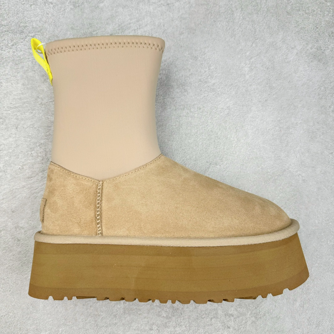 ＃纯原福利 UGG 4031经典秋冬羊皮毛一体雪地靴 隆丰A级澳洲进口羊皮毛一体 完全遵循ZP工艺流程 代工厂原厂版师 秉承无原鞋不开发选择 注重每一处细节 市面最正版型 TREADLITE\\\”轻翼\\\”科技外底 轻便/耐用/柔韧/桩型【售后郑重承诺】一个月内若出现重大脱胶/断底等质量问题 直接为您换新 翻毛皮鞋面 细腻亲肤再生聚酯纤维滚边 舒适易打理 保暖性佳 UGG plush™ 里衬和内底 茸软亲肤 舒适暖足 经典鞋型搭配轻盈厚底 稳稳拿捏秋冬出街时髦造型 Treadlite by UGG 轻翼大底 轻盈缓震 为双足减负 舒适轻便 助你轻松畅玩整天 尺码：35 36 37 38 39 40-选品中心