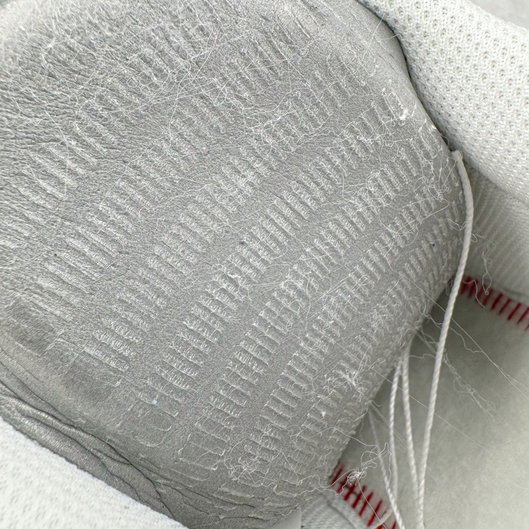 图片[12]-＃PK纯原 PEACEMINUSONE x NK AIR FORCE 1\\\”PARA-NOISE \\\”权志龙联名空军一号低帮 黑白 货号：AQ3692-001 正确彩喷3D打印图案颜色 原厂皮料图案裁片定位正确原盒原配件 热风吹 镊子起皮方式 穿久也可自然脱落 正确原盒原标 内置芯片 原装配件 原包装纸 颇有几分前作反转配色的意思，整双鞋以白色为主打，Swoosh、鞋带以及中底涂漆等细节采用黑色点缀，营造出视觉色差。鞋面与前作一样，暗藏刮刮乐设计，刮开后是极具艺术气息的涂鸦元素 尺码：36 36.5 37.5 38 38.5 39 40 40.5 41 42 42.5 43 44 44.5 45 46 47.5-选品中心