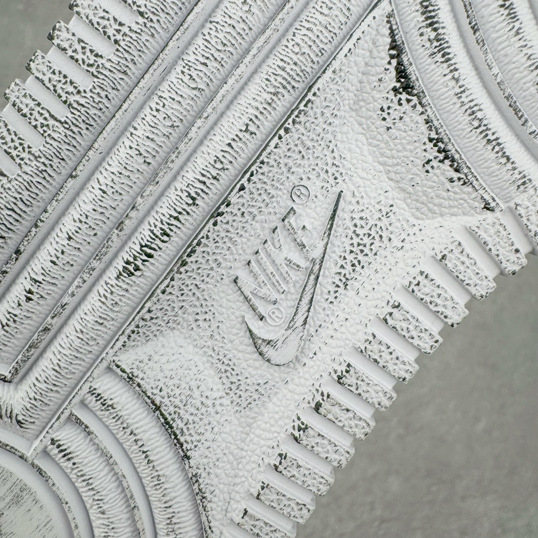 图片[25]-＃PK纯原 PEACEMINUSONE x NK AIR FORCE 1\\\”PARA-NOISE \\\”权志龙联名空军一号低帮 黑白 货号：AQ3692-001 正确彩喷3D打印图案颜色 原厂皮料图案裁片定位正确原盒原配件 热风吹 镊子起皮方式 穿久也可自然脱落 正确原盒原标 内置芯片 原装配件 原包装纸 颇有几分前作反转配色的意思，整双鞋以白色为主打，Swoosh、鞋带以及中底涂漆等细节采用黑色点缀，营造出视觉色差。鞋面与前作一样，暗藏刮刮乐设计，刮开后是极具艺术气息的涂鸦元素 尺码：36 36.5 37.5 38 38.5 39 40 40.5 41 42 42.5 43 44 44.5 45 46 47.5-选品中心