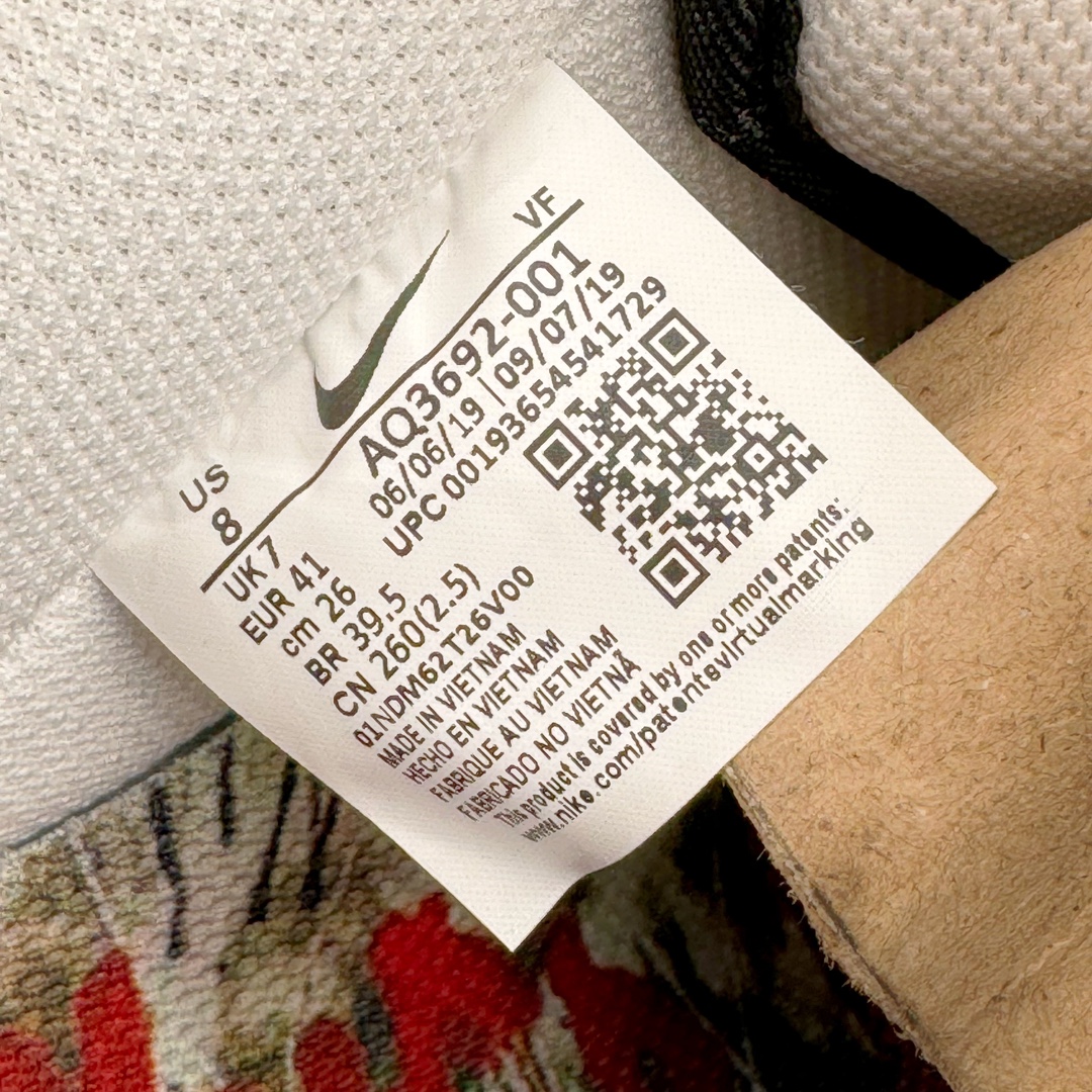 图片[15]-＃PK纯原 PEACEMINUSONE x NK AIR FORCE 1\\\”PARA-NOISE \\\”权志龙联名空军一号低帮 黑白 货号：AQ3692-001 正确彩喷3D打印图案颜色 原厂皮料图案裁片定位正确原盒原配件 热风吹 镊子起皮方式 穿久也可自然脱落 正确原盒原标 内置芯片 原装配件 原包装纸 颇有几分前作反转配色的意思，整双鞋以白色为主打，Swoosh、鞋带以及中底涂漆等细节采用黑色点缀，营造出视觉色差。鞋面与前作一样，暗藏刮刮乐设计，刮开后是极具艺术气息的涂鸦元素 尺码：36 36.5 37.5 38 38.5 39 40 40.5 41 42 42.5 43 44 44.5 45 46 47.5-选品中心