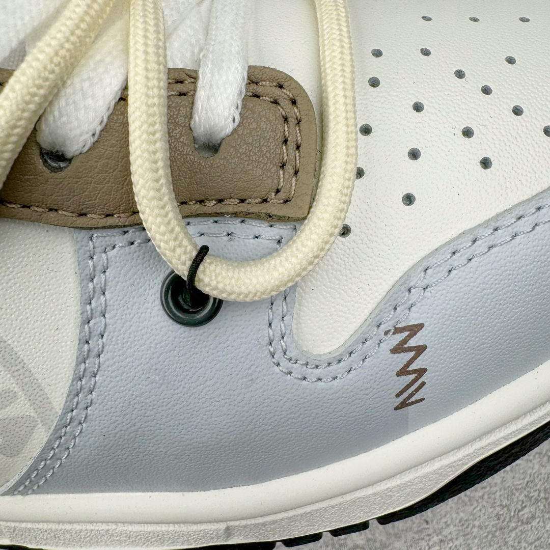 图片[19]-＃YC纯原 NK Dunk Low 心动邮件 心薇 DD1391-100 定制系列天花板 无原鞋不开发 全系列得物原鞋一比一校对开发 配色持续更新中 终端对接 优势输出 全套原厂楦头原纸板数据档案倾力打造 原汁原味莞产 极致还原 圈内最强针车工艺 高端零售指定版 广东原厂配套原盒原标 鞋盒分三个尺码段 原厂冲刀 超高清洁度 全鞋零毛边皮料切割 采用原厂百宏鞋带以及原厂百宏织唛舌标 内标可供原厂几率过验 进口原装条纹中底布 四线拉帮白色点胶 原厂拉帮手法遵循公司 原厂电绣 极致还原 尺码：36 36.5 37.5 38 38.5 39 40 40.5 41 42 42.5 43 44-选品中心